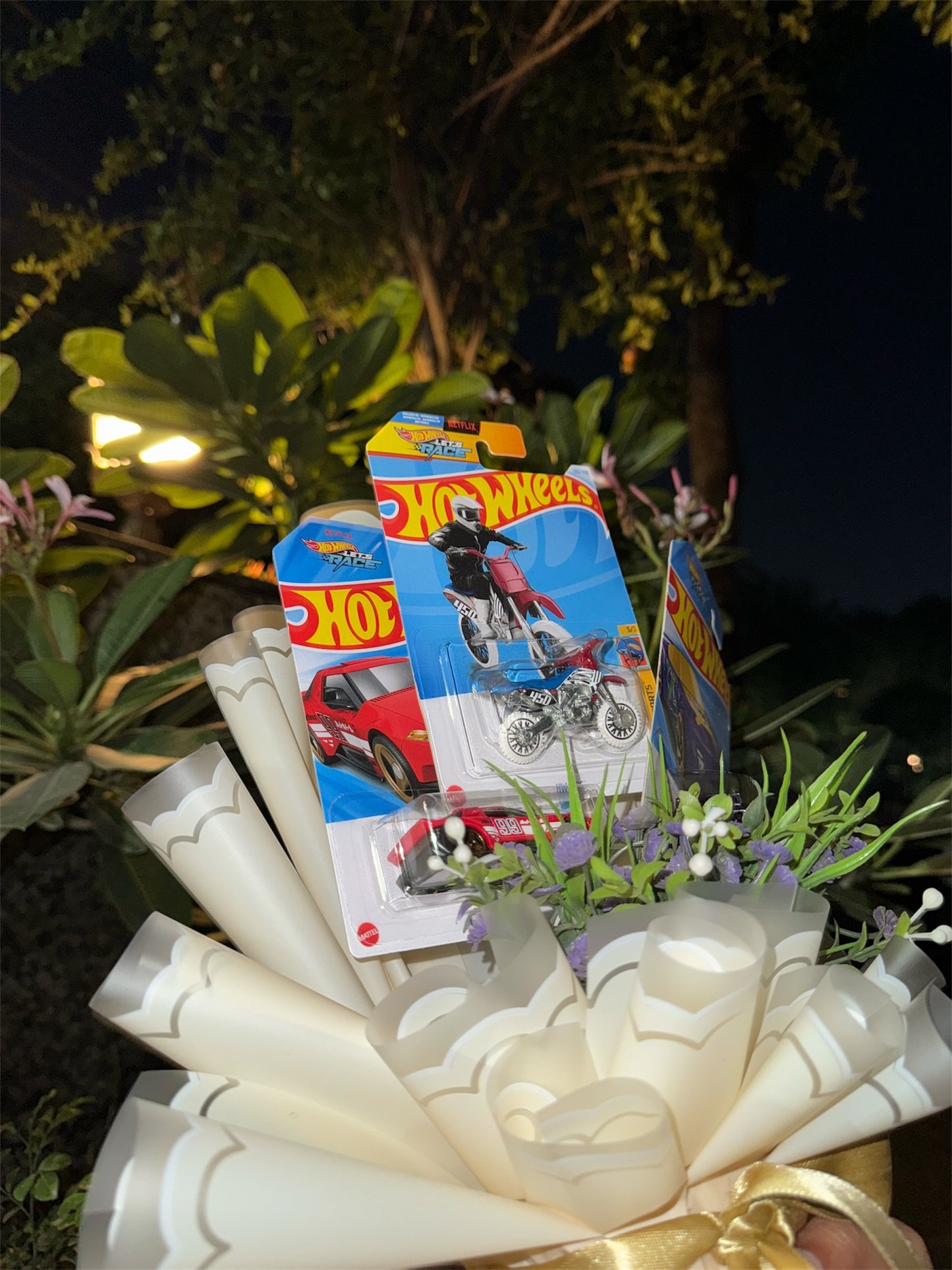 The Hot Wheels Bouquet - Racing Hearts