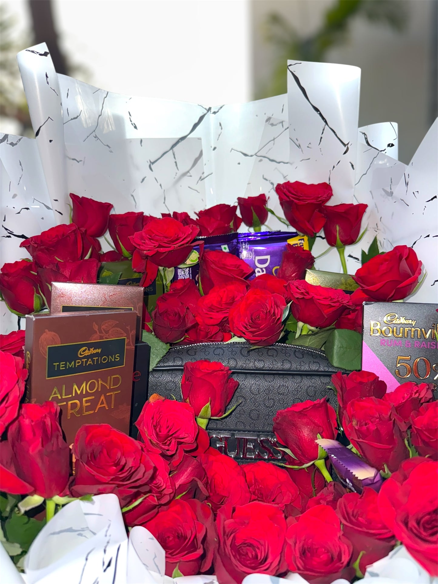 Luxury in Bloom – The Ultimate Premium Guess Bag Gift Bouquet