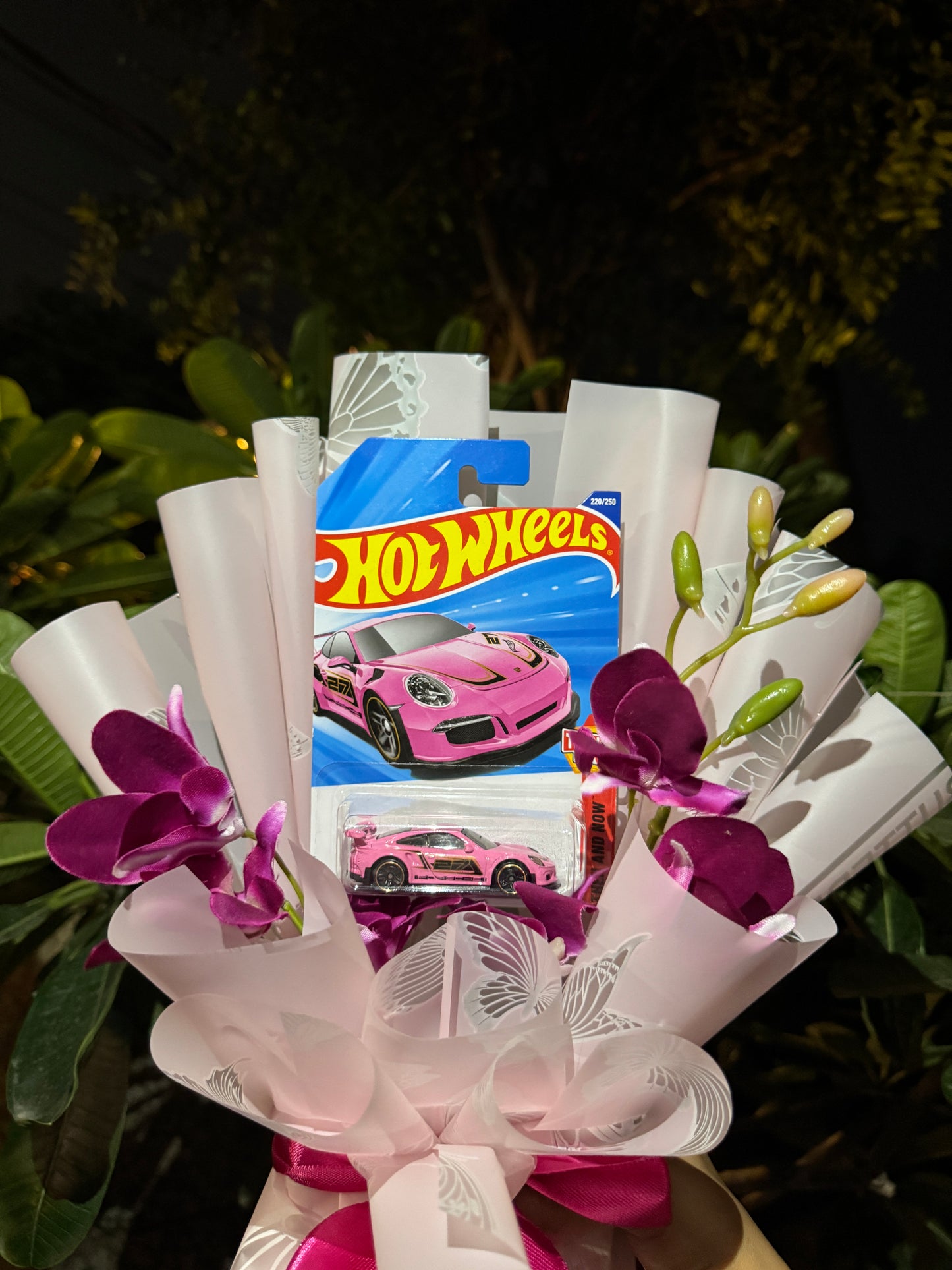 Porsche 911 GT3 RS Hot Wheels Bouquet – The Collector’s Jewel