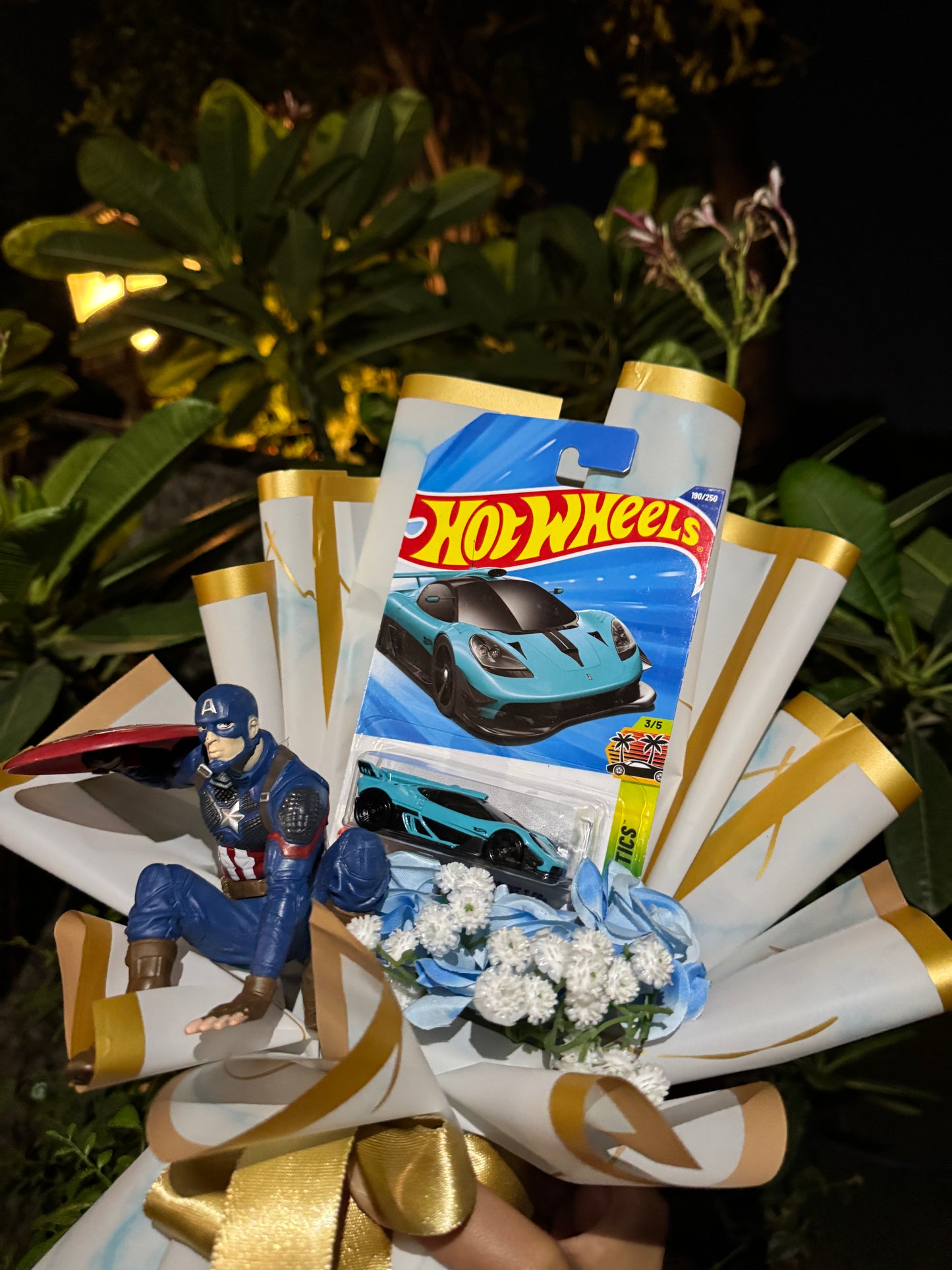 Hot Wheels Bouquet – Hero Drive Featuring Gordon Murray & Captain America