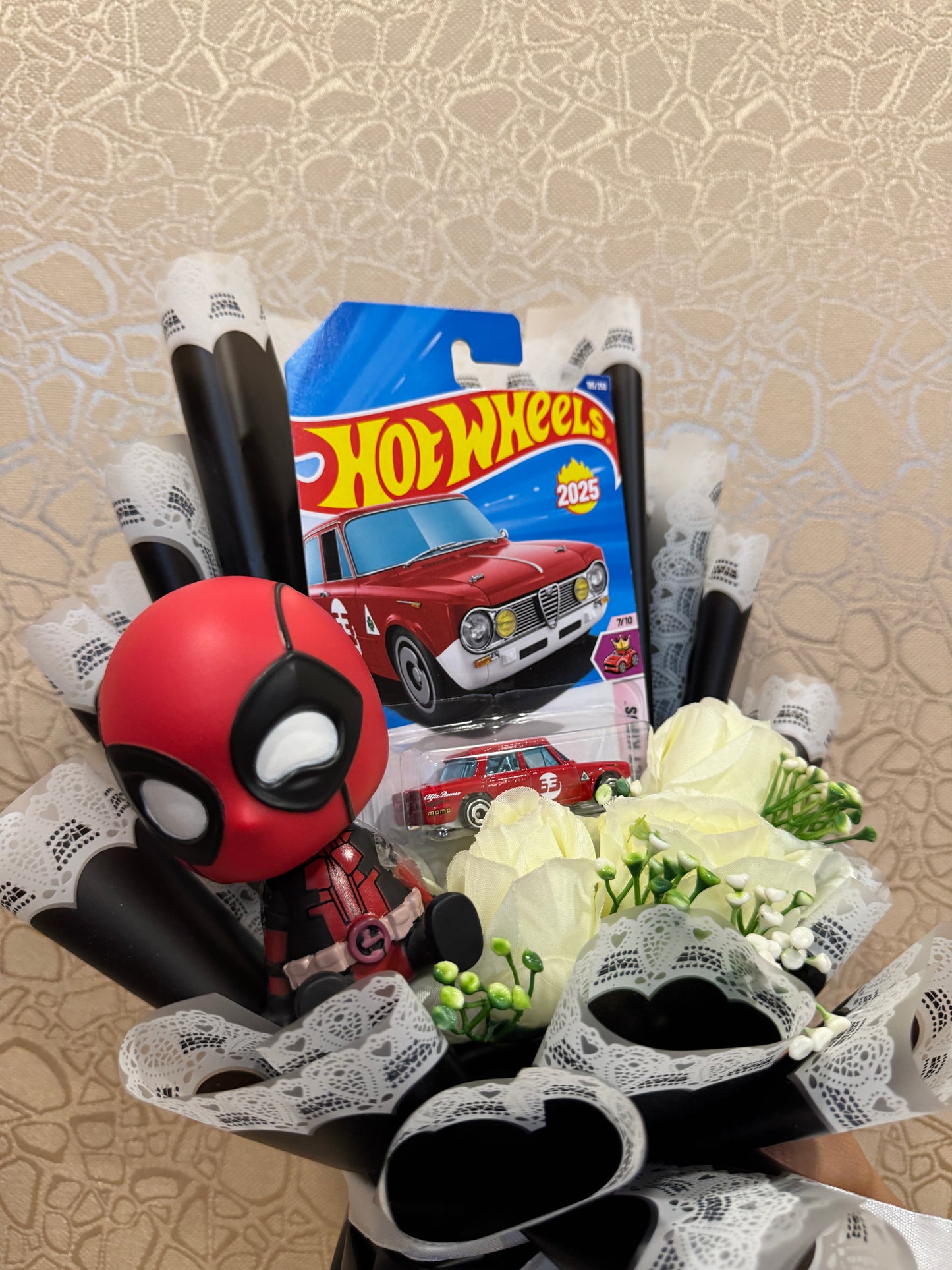 Deadpool Hot Wheels Premium Bouquet – Crimson Cruise Edition