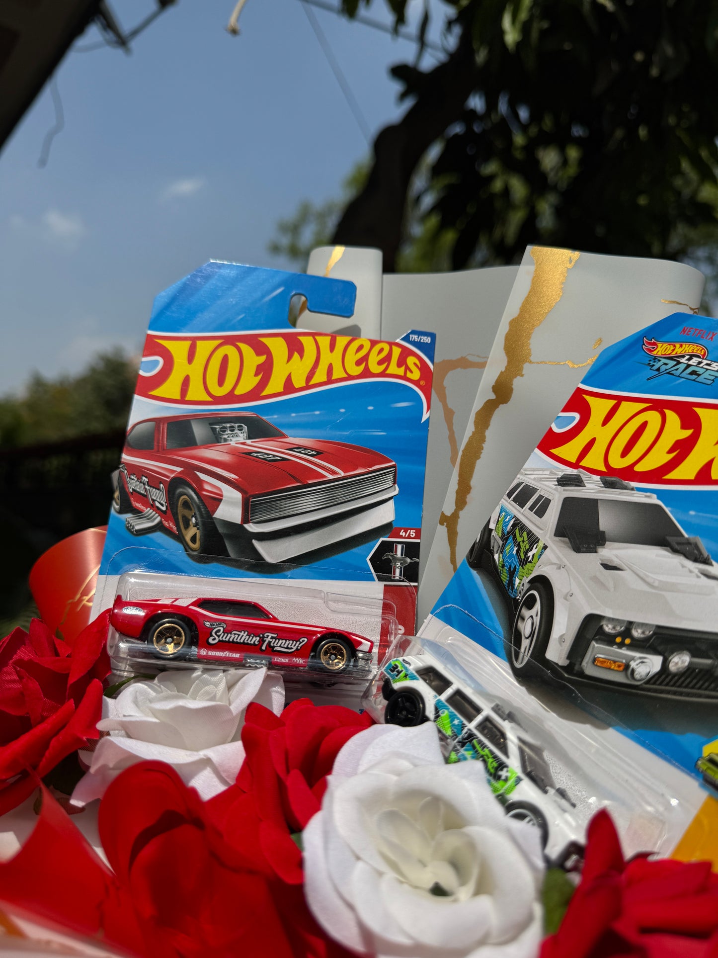 The Hot Wheels Bouquet - The Red and White Love Theme