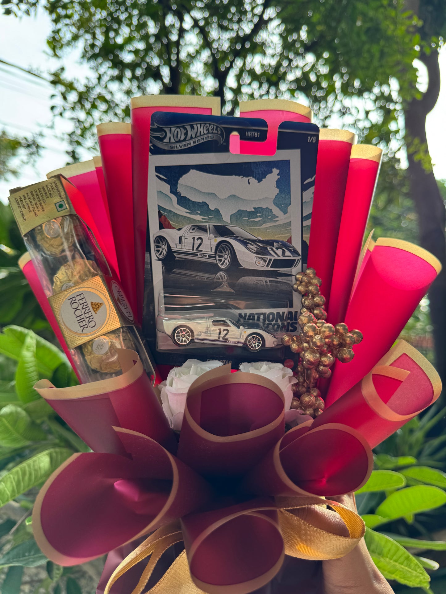 Hot Wheels Bouquet-Ford GT40 Golden Bloom