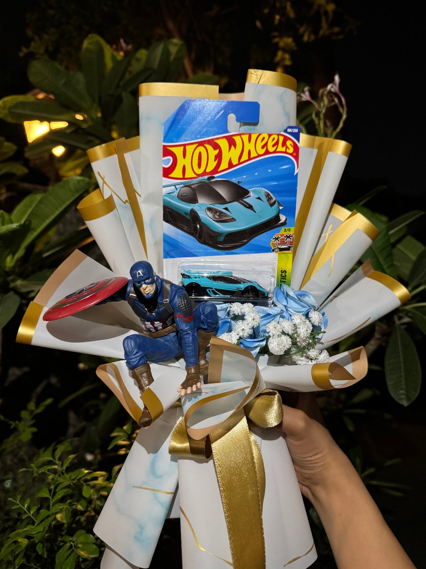 Hot Wheels Bouquet – Hero Drive Featuring Gordon Murray & Captain America