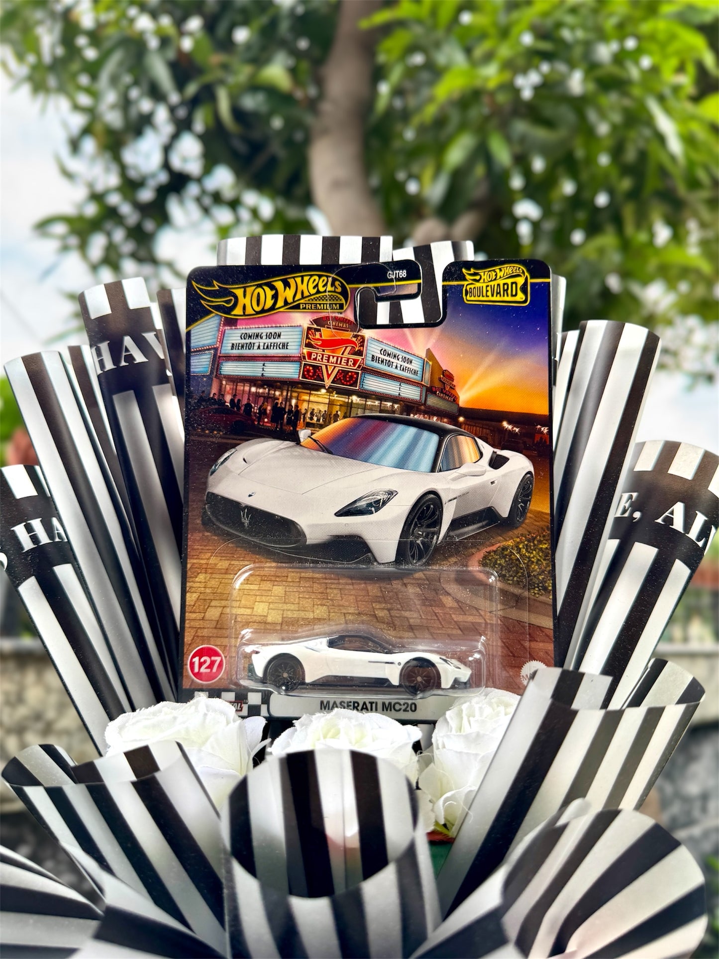 Maserati MC20 Luxe Bloom Hot Wheels Bouquet