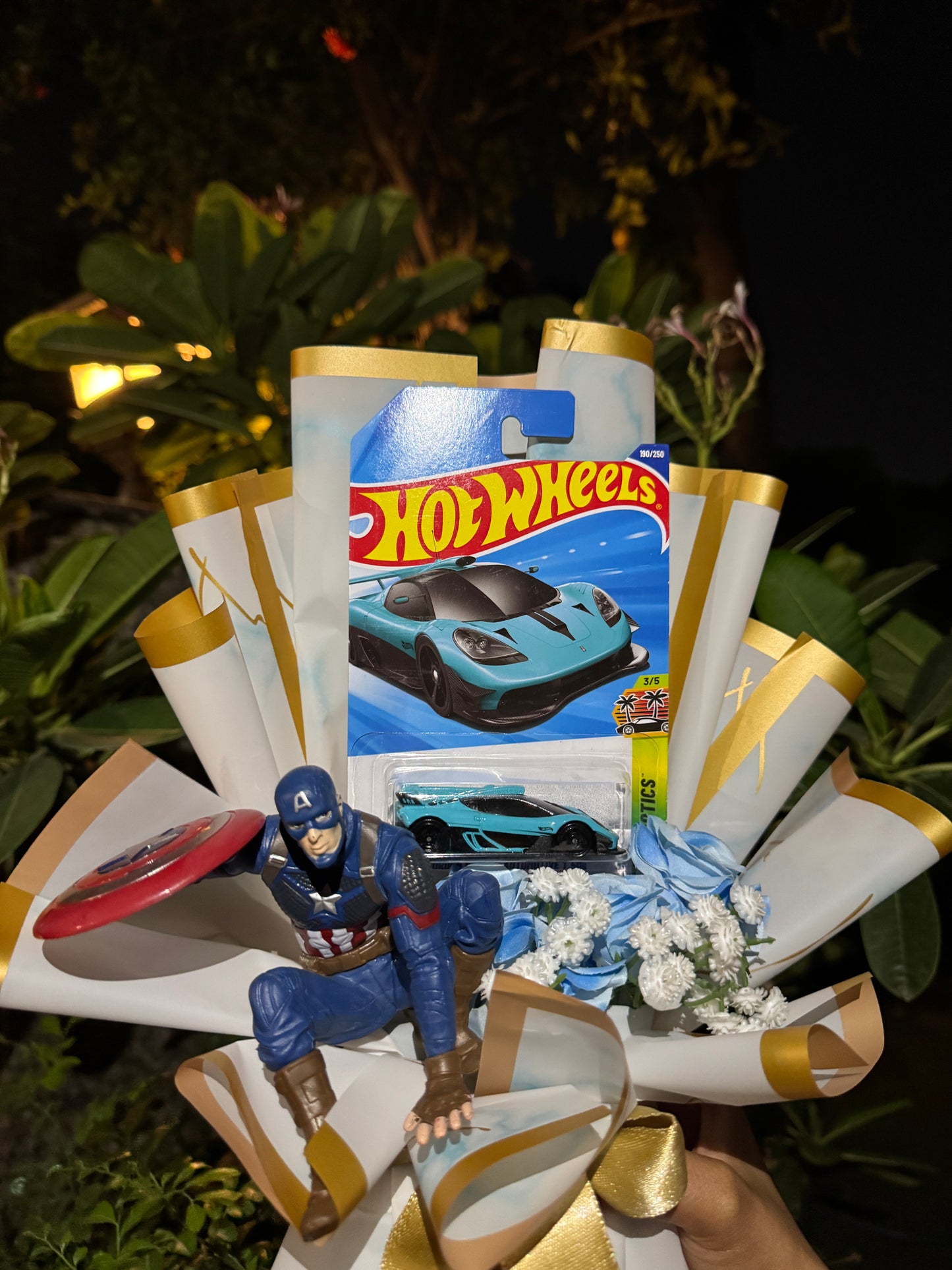 Hot Wheels Bouquet – Hero Drive Featuring Gordon Murray & Captain America