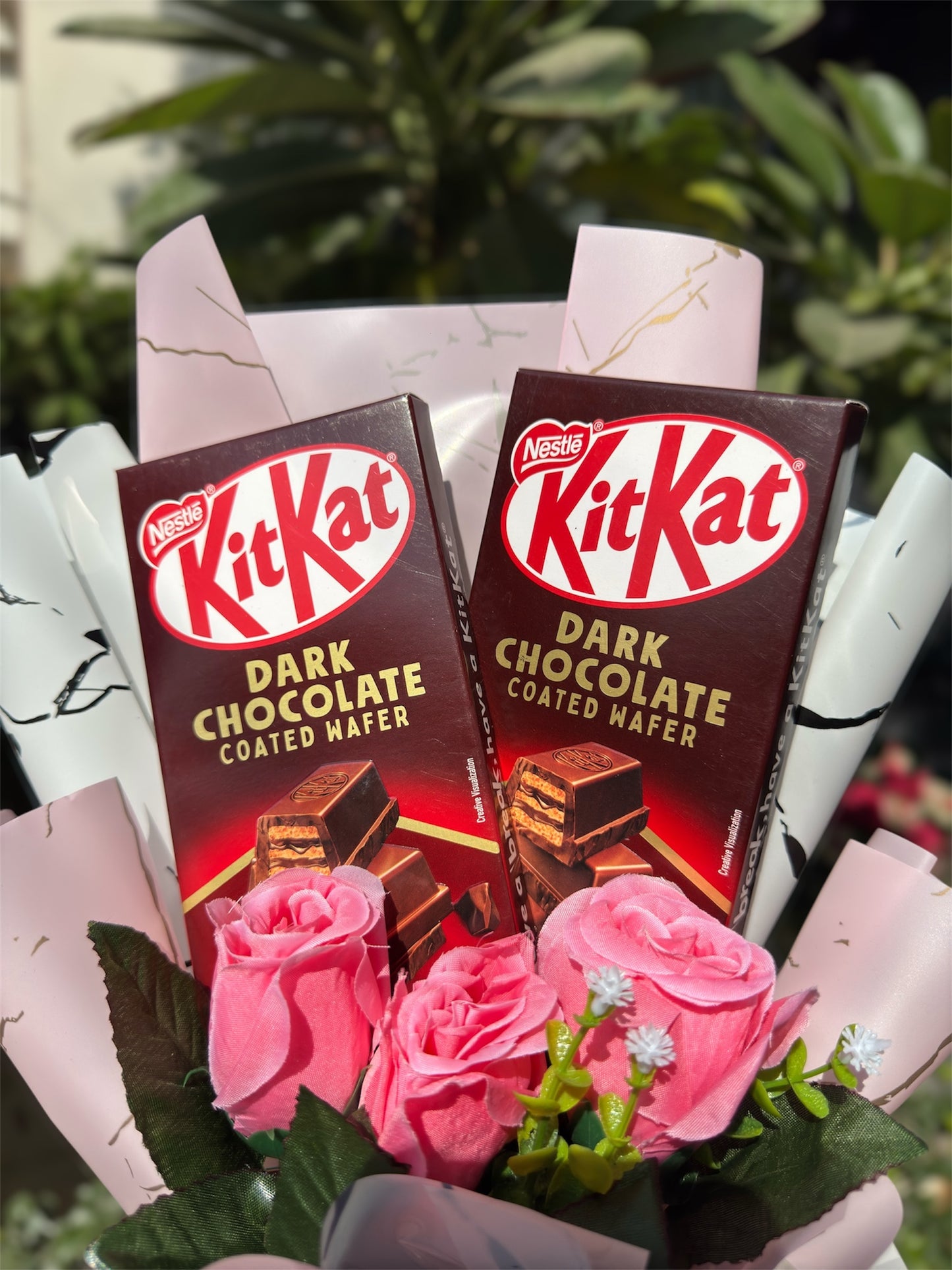 Marble Rose Kitkat Chocolate Bouquet - For Kitkat Lovers
