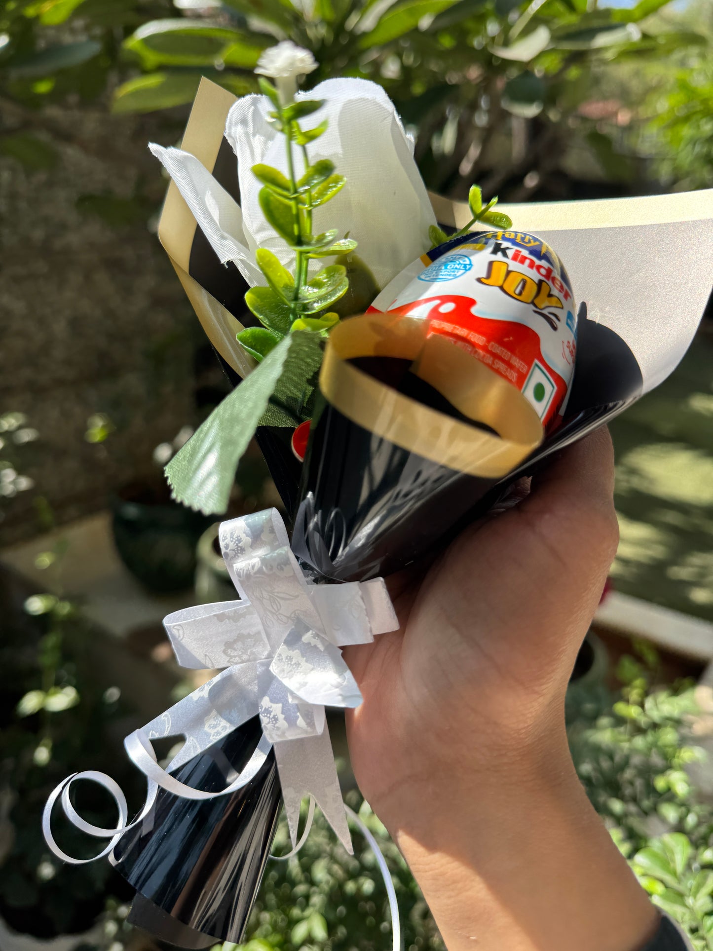 Harry Potter Kinderjoy Bouquet - Black and White