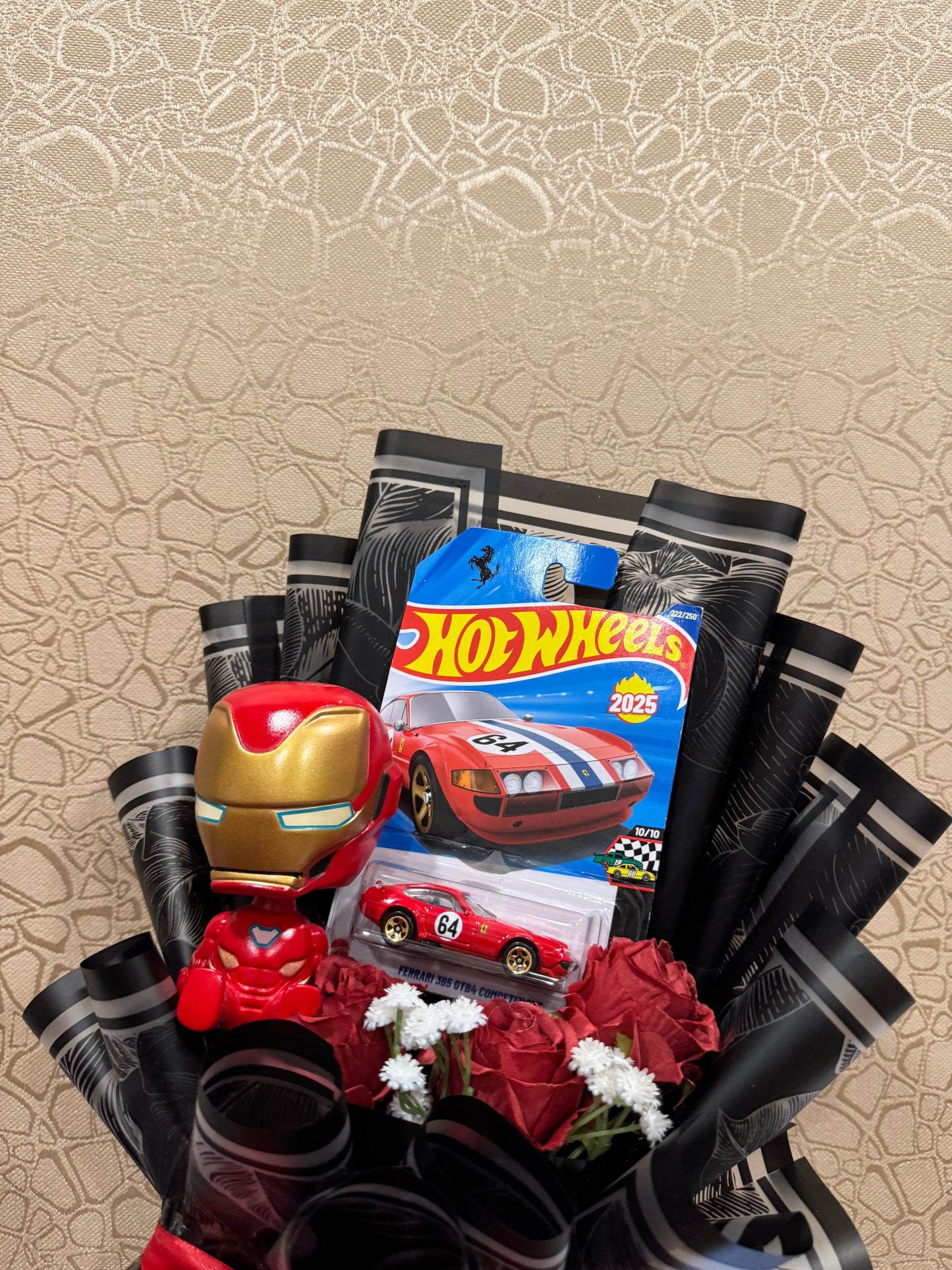 Hot Wheels Bouquet-Iron Man Ferrari 365 Power Bloom