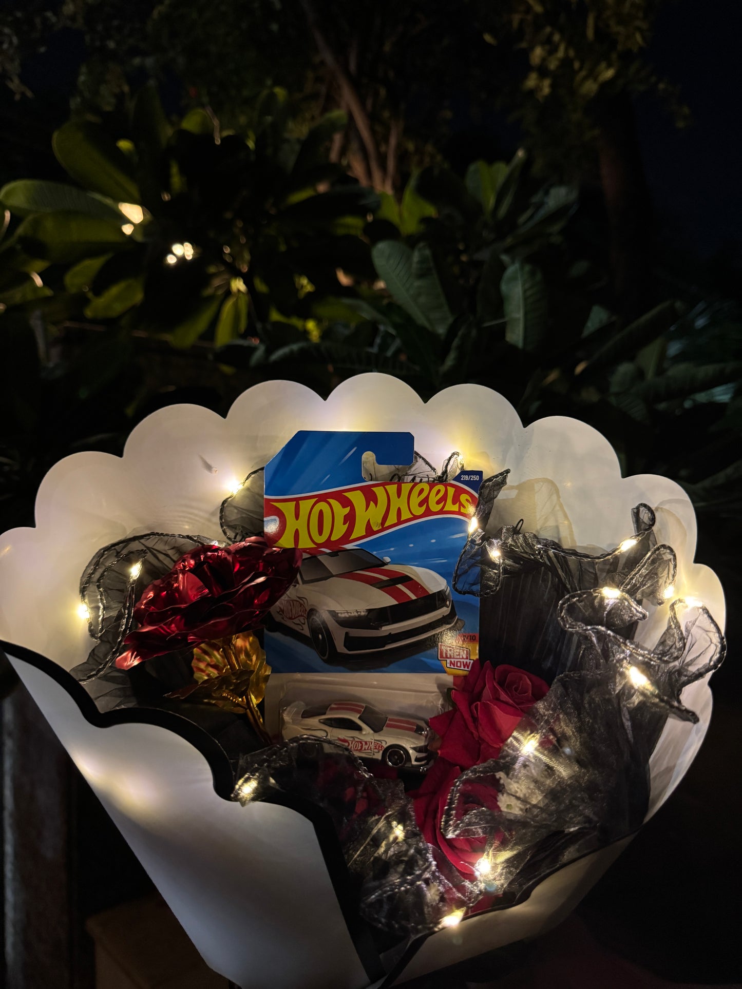 Mustang Dark Horse Hot Wheels Bouquet - The Super star