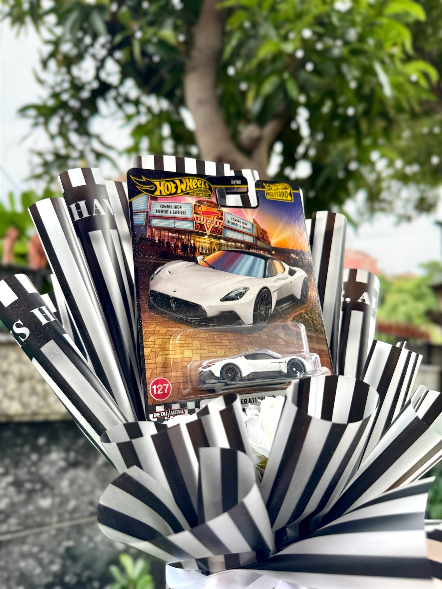 Maserati MC20 Luxe Bloom Hot Wheels Bouquet
