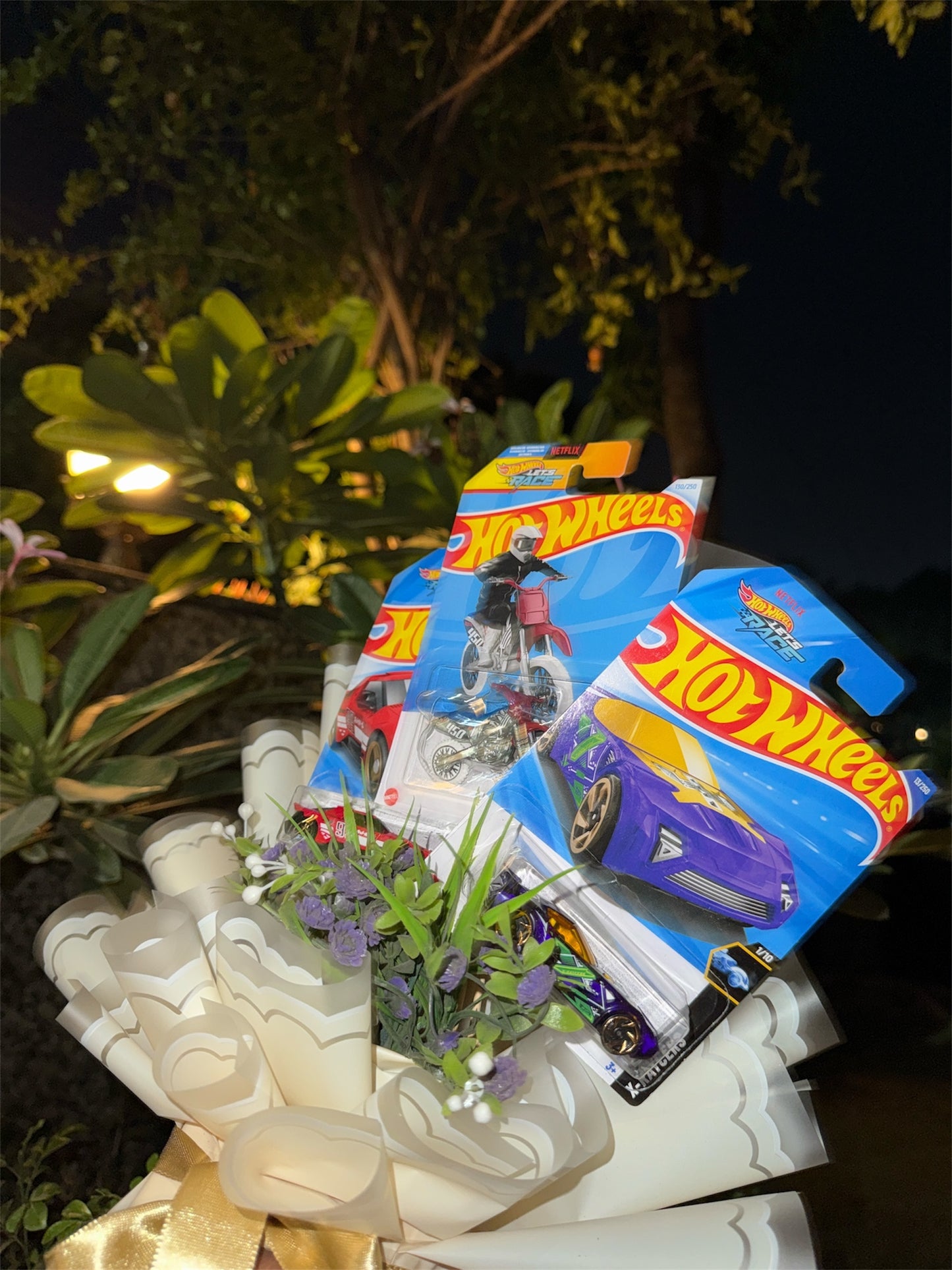 The Hot Wheels Bouquet - Racing Hearts