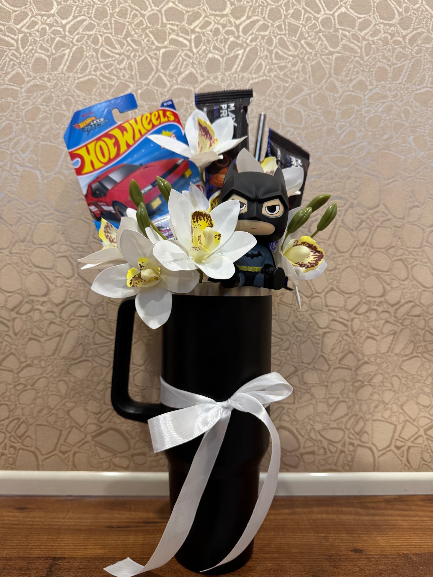Tumbler Hot Wheels Bouquet - Cymbidium Orchids