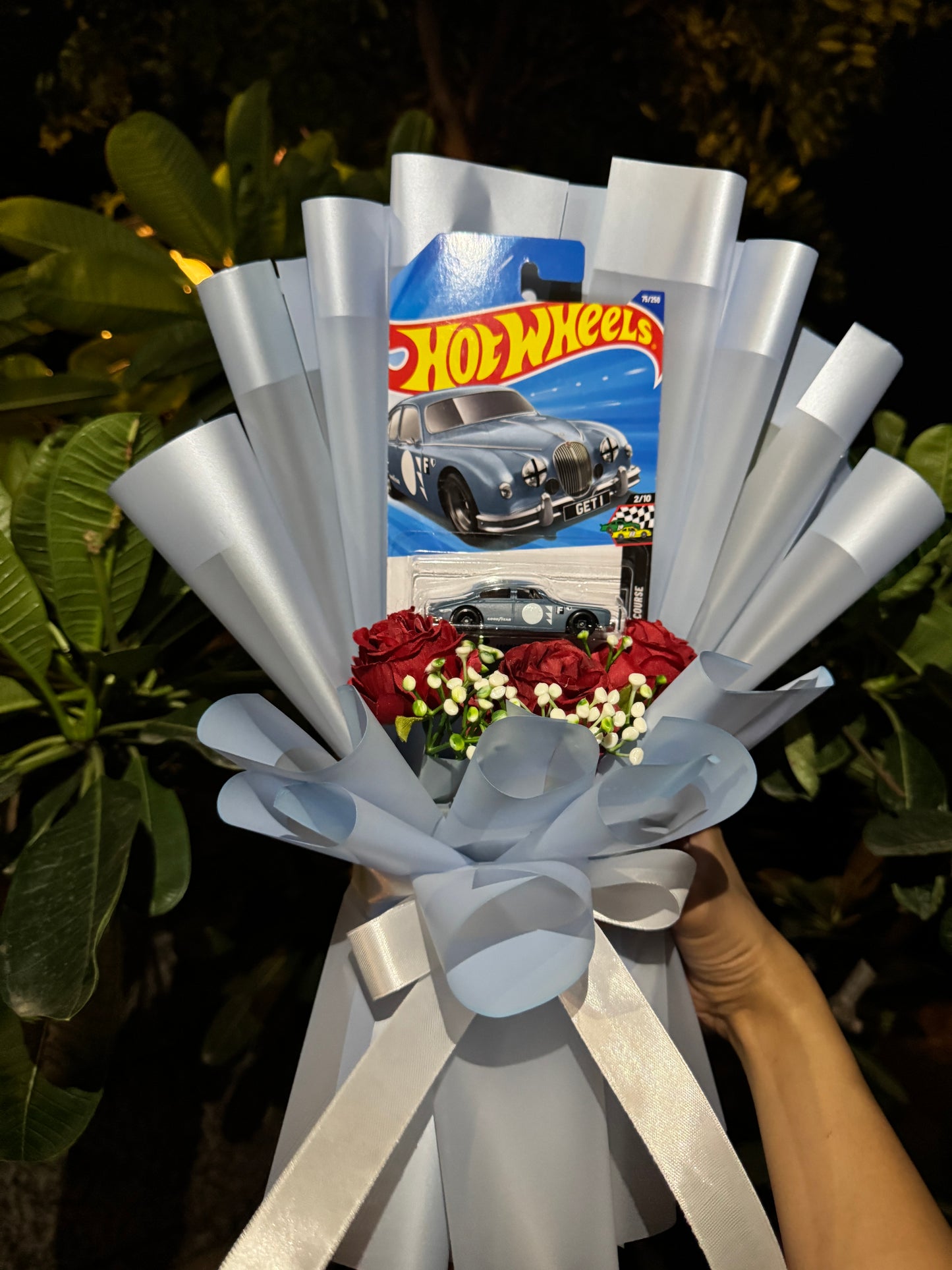 Jaguar MK1 Hot Wheels Bouquet - The - Classic Legend Edition