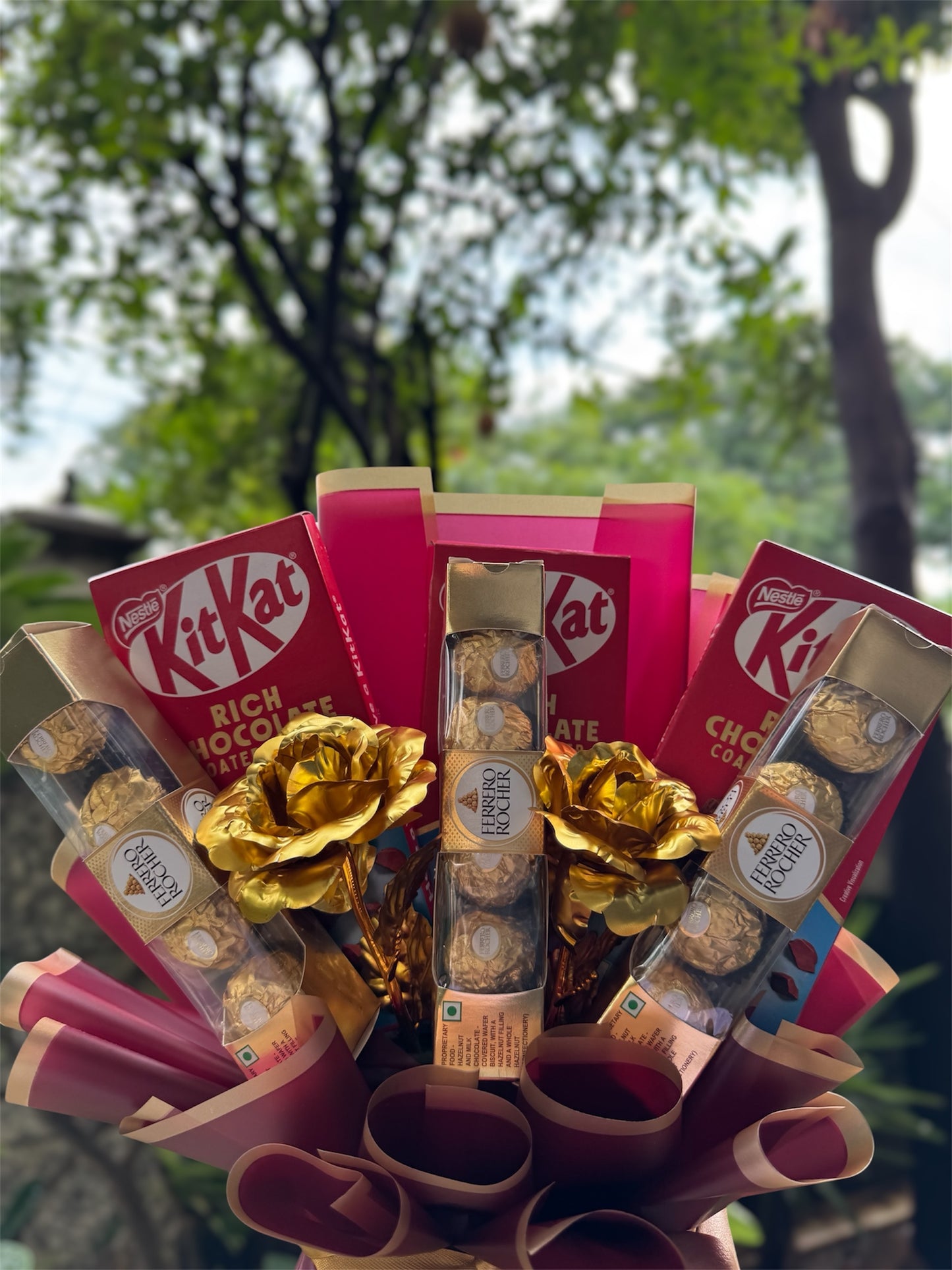 Sweet Gold Elegance – KitKat & Ferrero Rocher Chocolate Bouquet