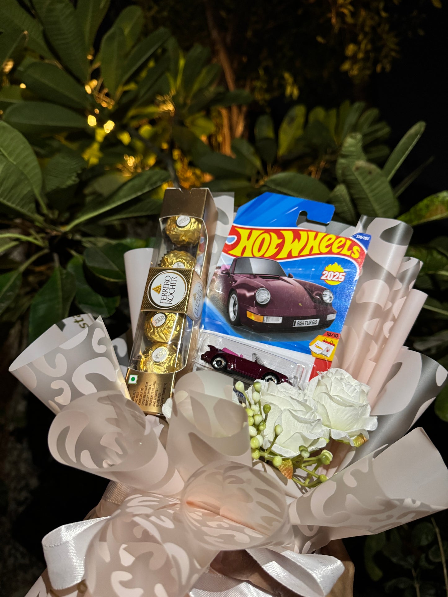 Hot Wheels Porsche 911 Turbo Bouquet with Ferrero Rocher - Royal Rich Edition