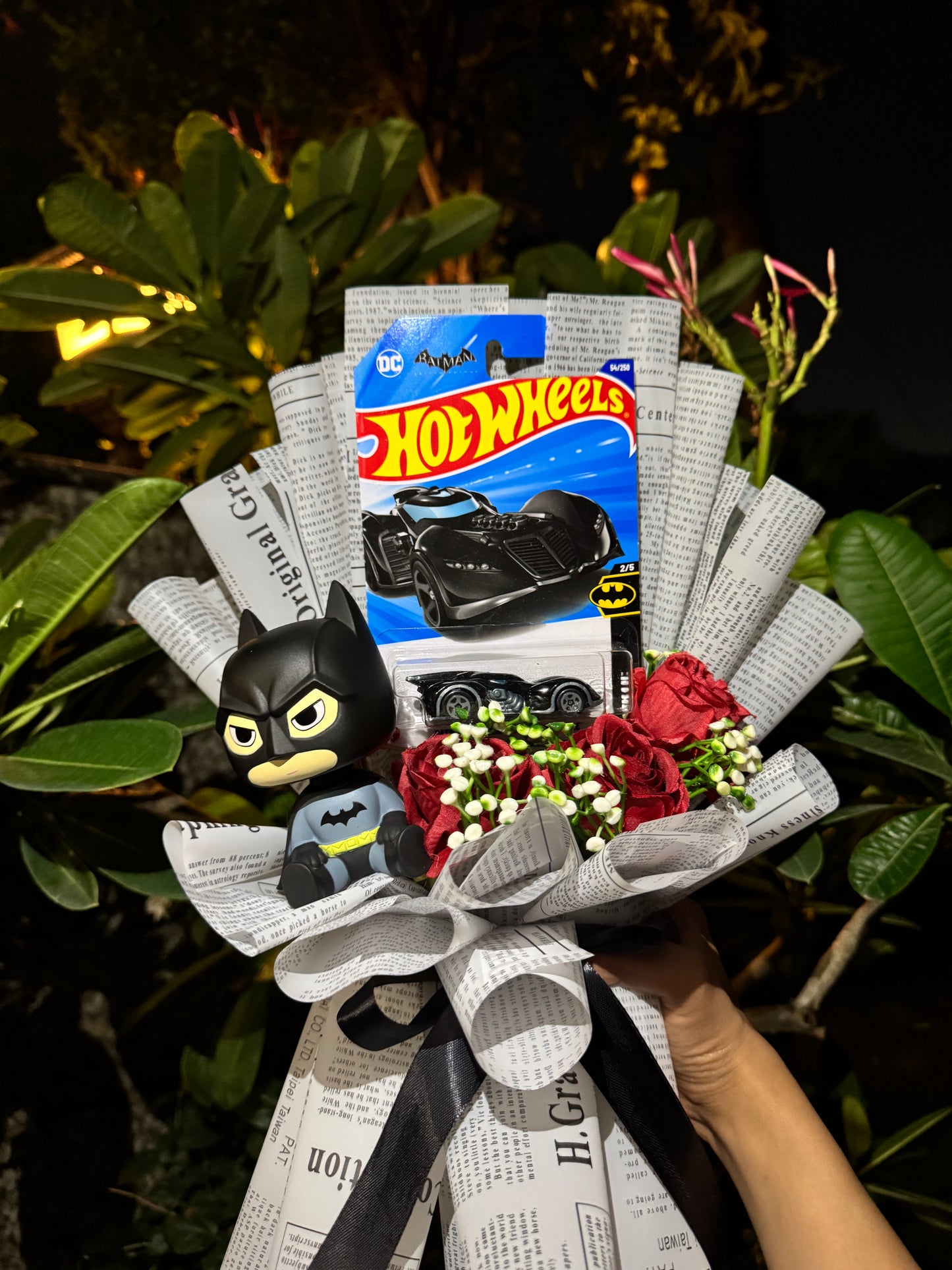 Batman Batmobile Hot Wheels Hero Edition Bouquet – Gotham Power Pack