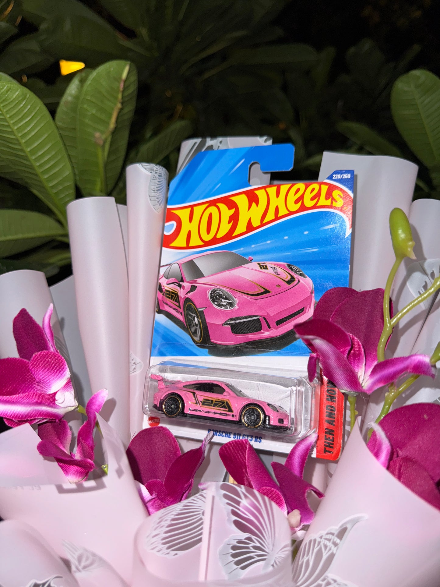 Porsche 911 GT3 RS Hot Wheels Bouquet – The Collector’s Jewel