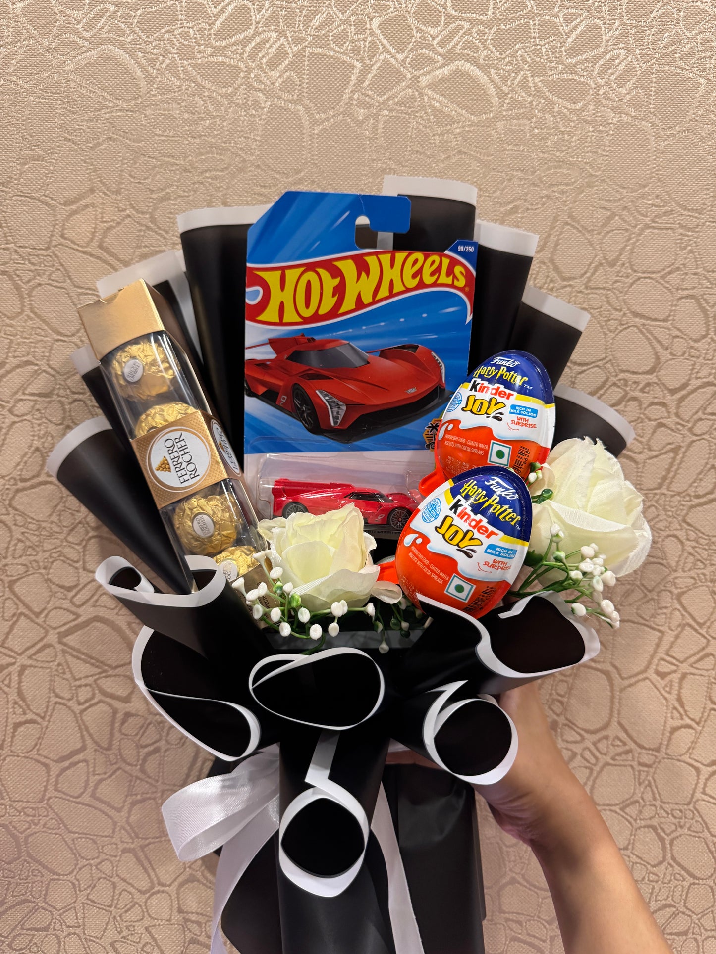Hot Wheels Bouquet-Sweet & Speedy Surprise Bouquet