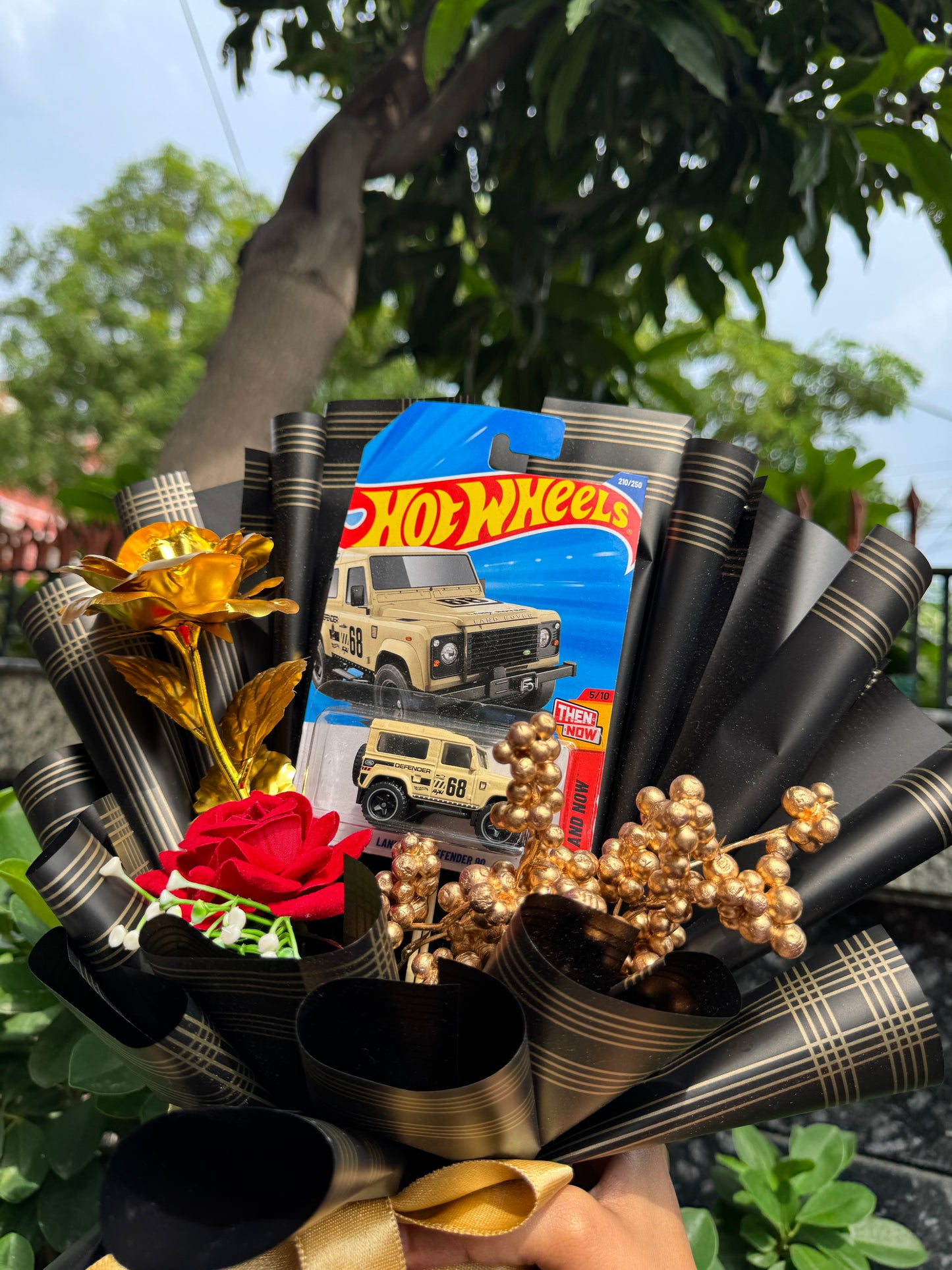 Land Rover Defender Bouquet - The Masterpiece Drive