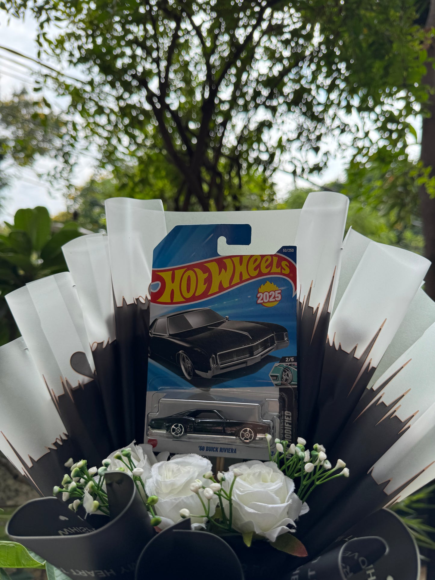 1968 Buick Riviera Hot Wheels Bouquet – Premium Black Vintage Edition
