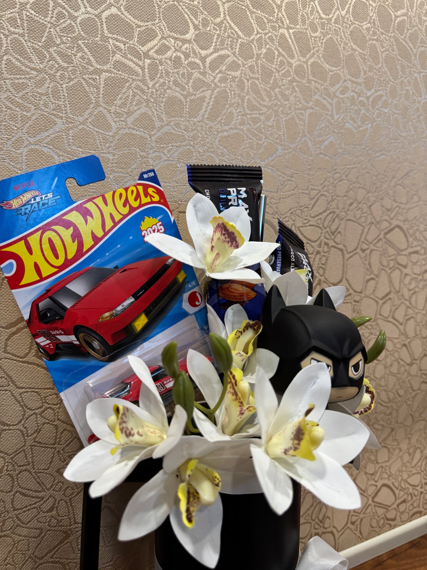 Tumbler Hot Wheels Bouquet - Cymbidium Orchids