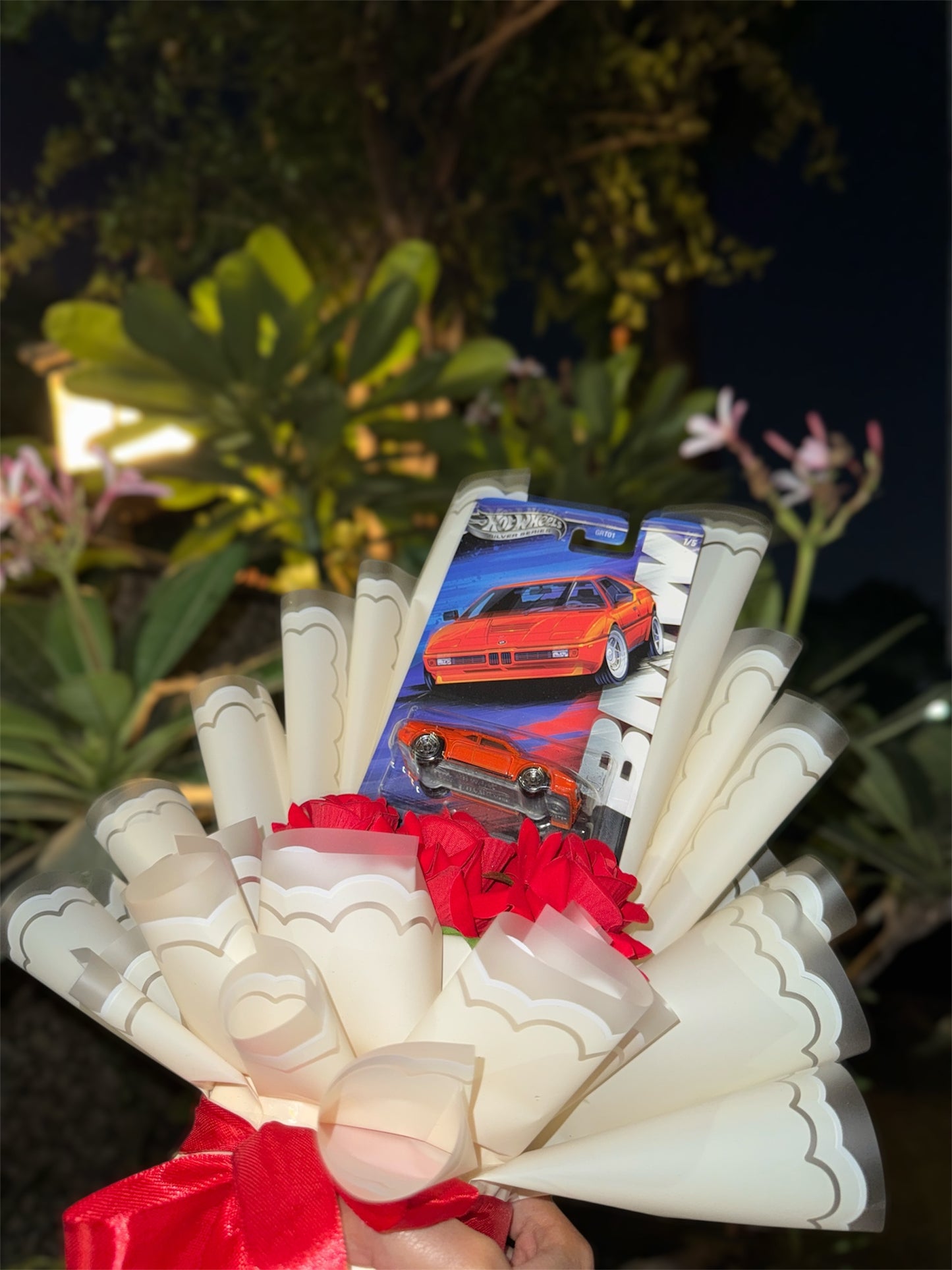 BMW M1 Hot Wheels Bouquet – The First Love of Speed, Wrapped in Classic Elegance