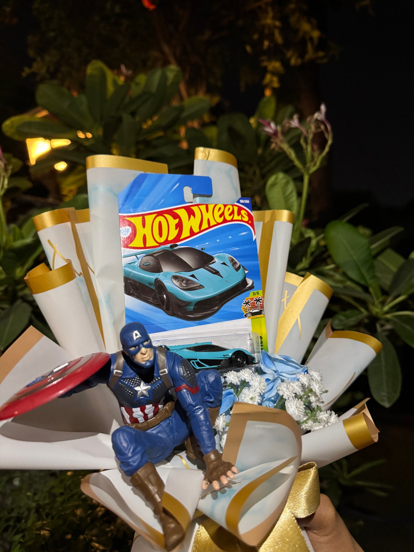 Hot Wheels Bouquet – Hero Drive Featuring Gordon Murray & Captain America