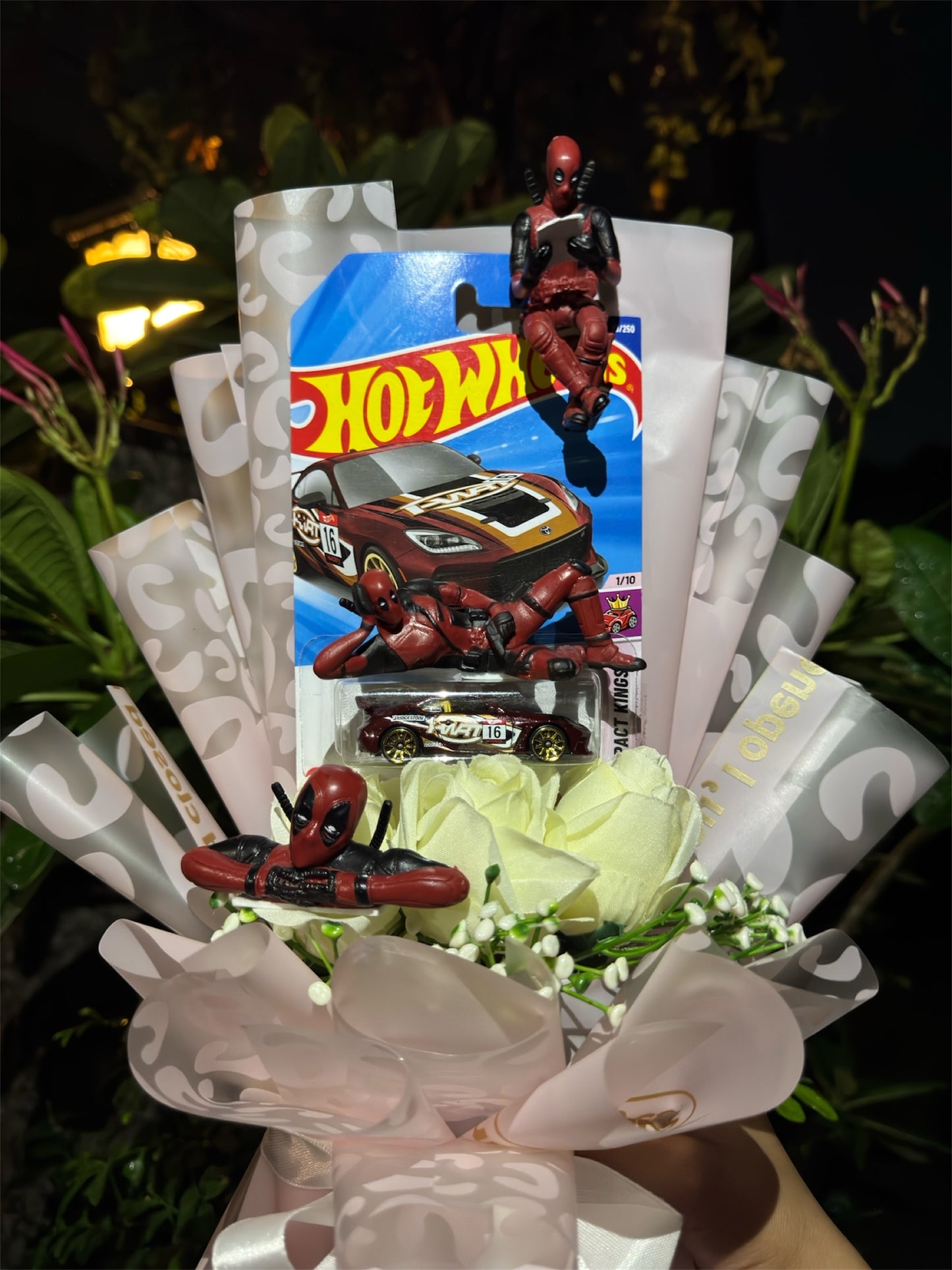 Hot Wheels Bouquet – Deadpool Drift Deluxe
