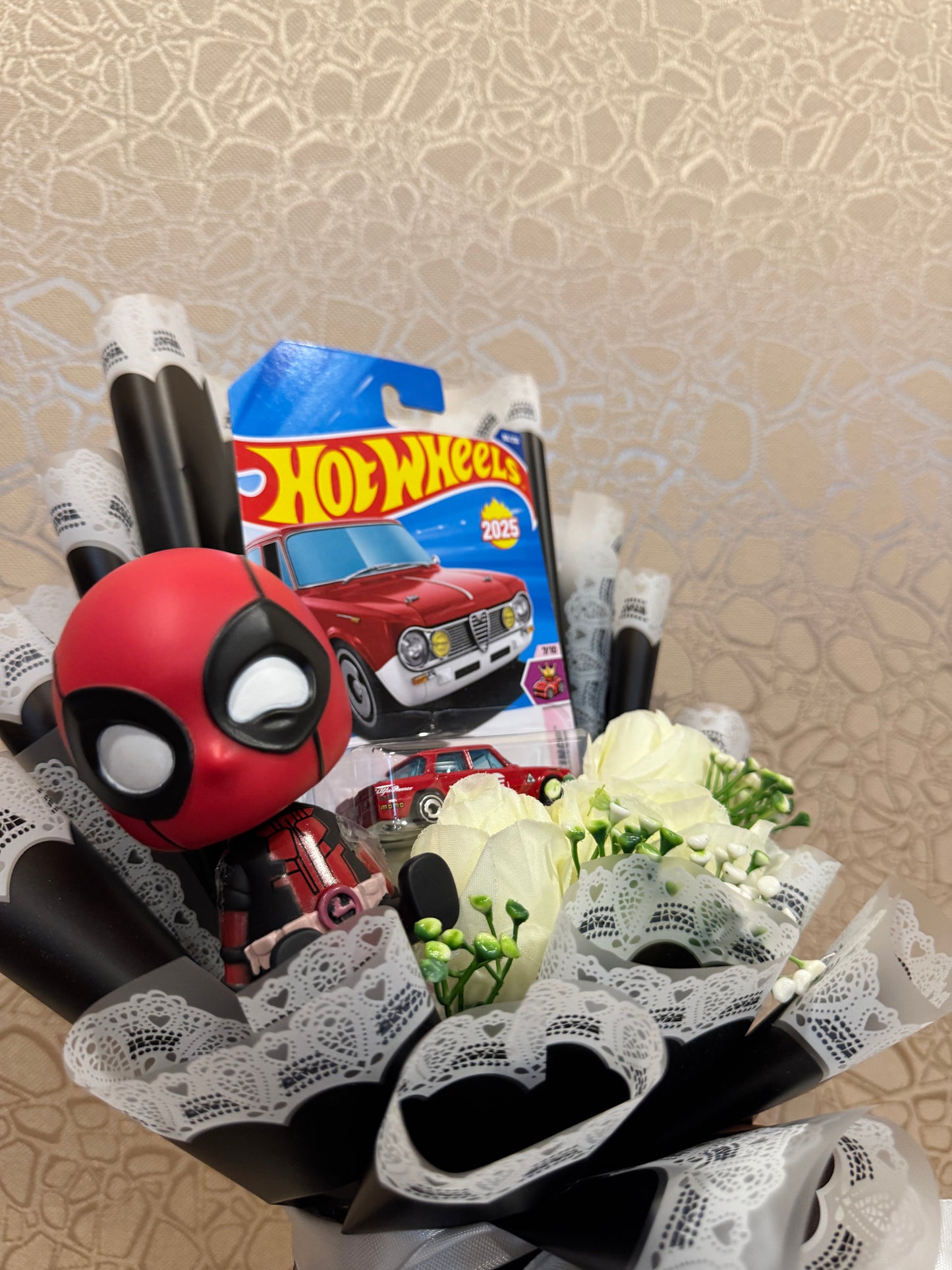 Deadpool Hot Wheels Premium Bouquet – Crimson Cruise Edition