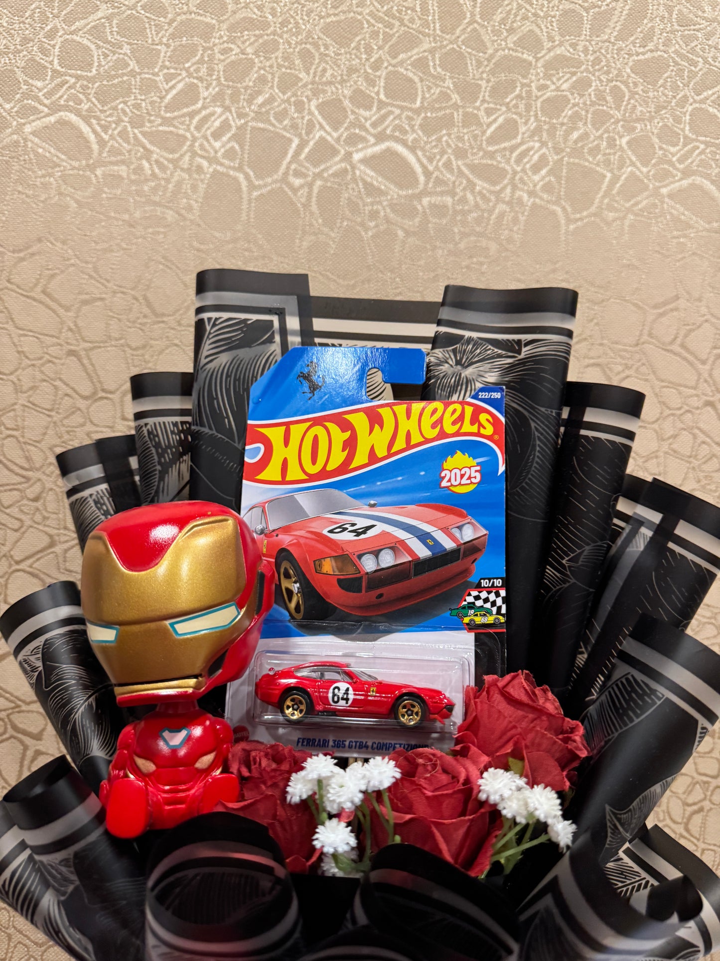 Hot Wheels Bouquet-Iron Man Ferrari 365 Power Bloom