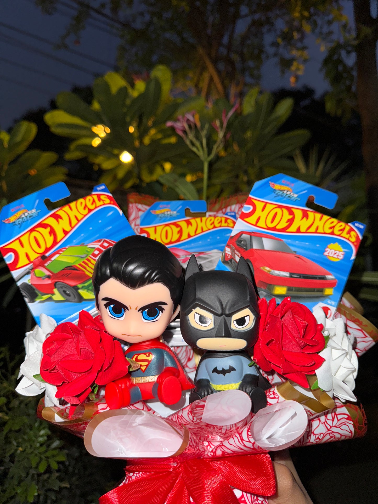 Superman & Batman Hot Wheels Bouquet – Premium Heroes Edition