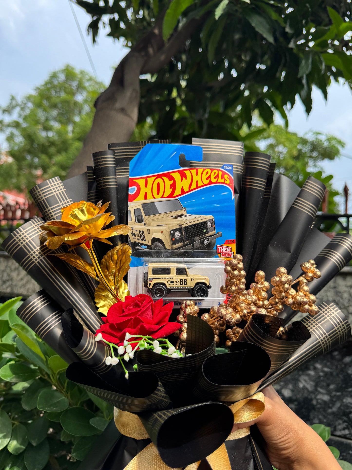 Land Rover Defender Bouquet - The Masterpiece Drive