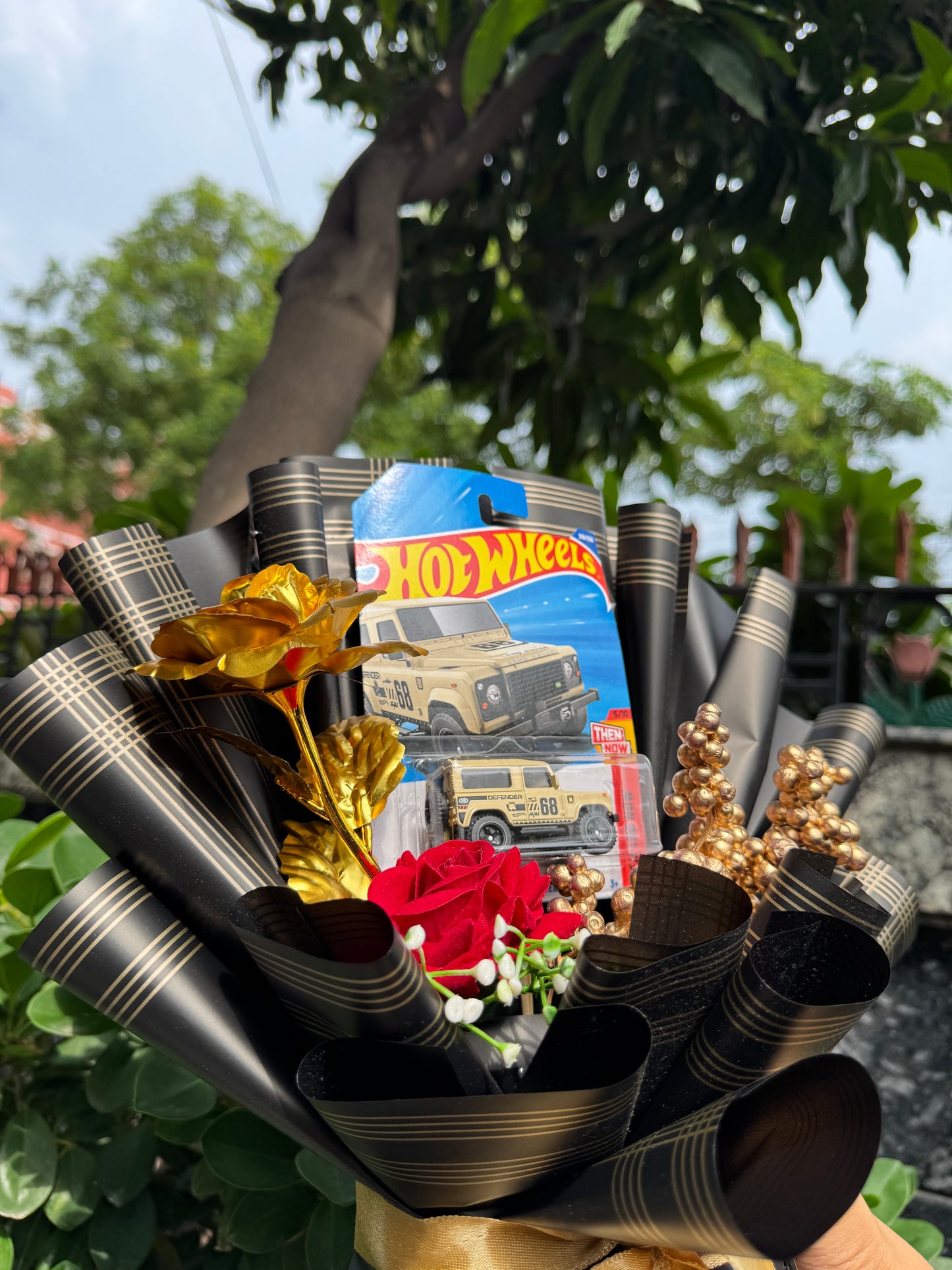 Land Rover Defender Bouquet - The Masterpiece Drive
