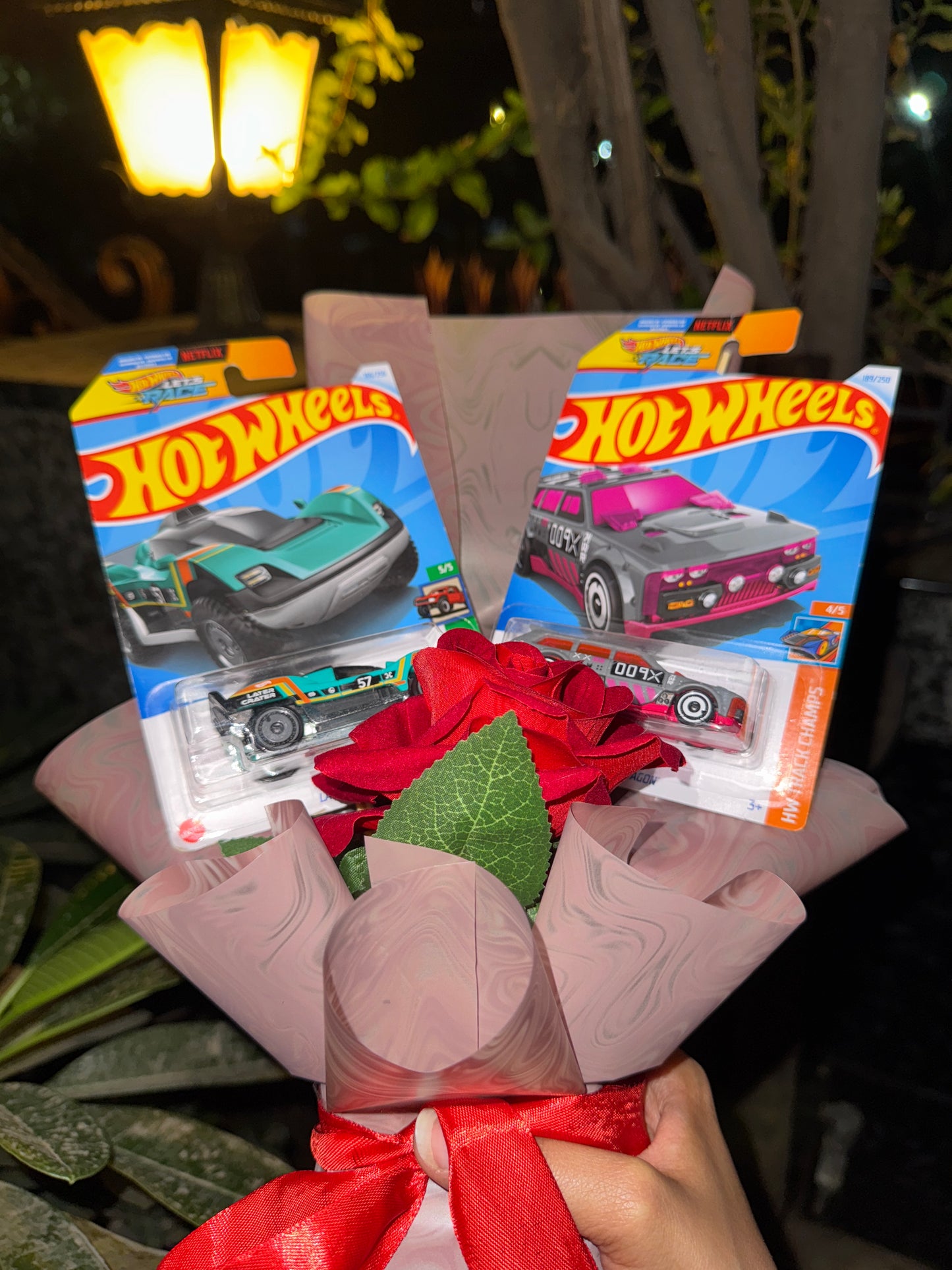 Speed and Roses - The Hot wheels Bouquet