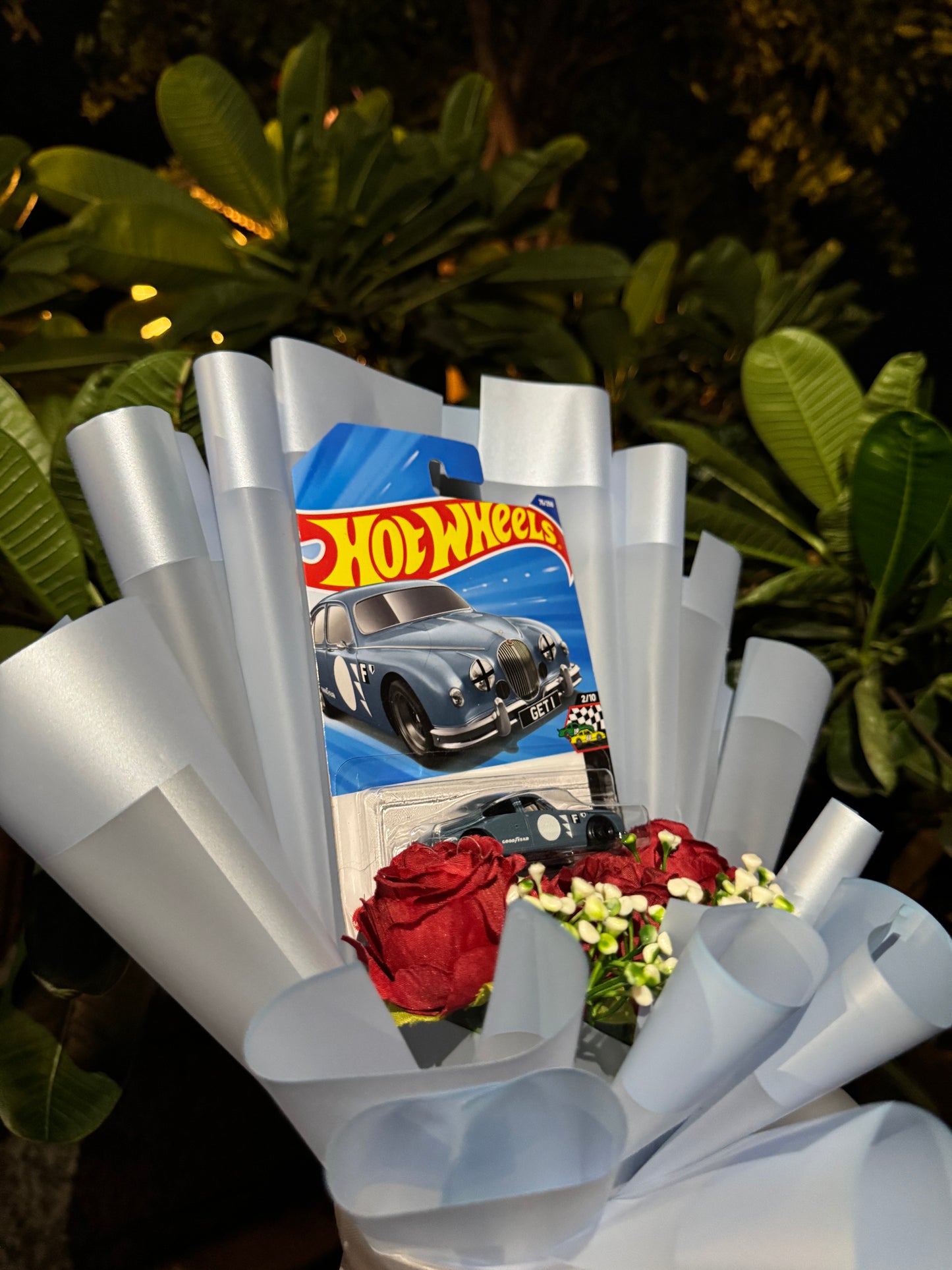 Jaguar MK1 Hot Wheels Bouquet - The - Classic Legend Edition