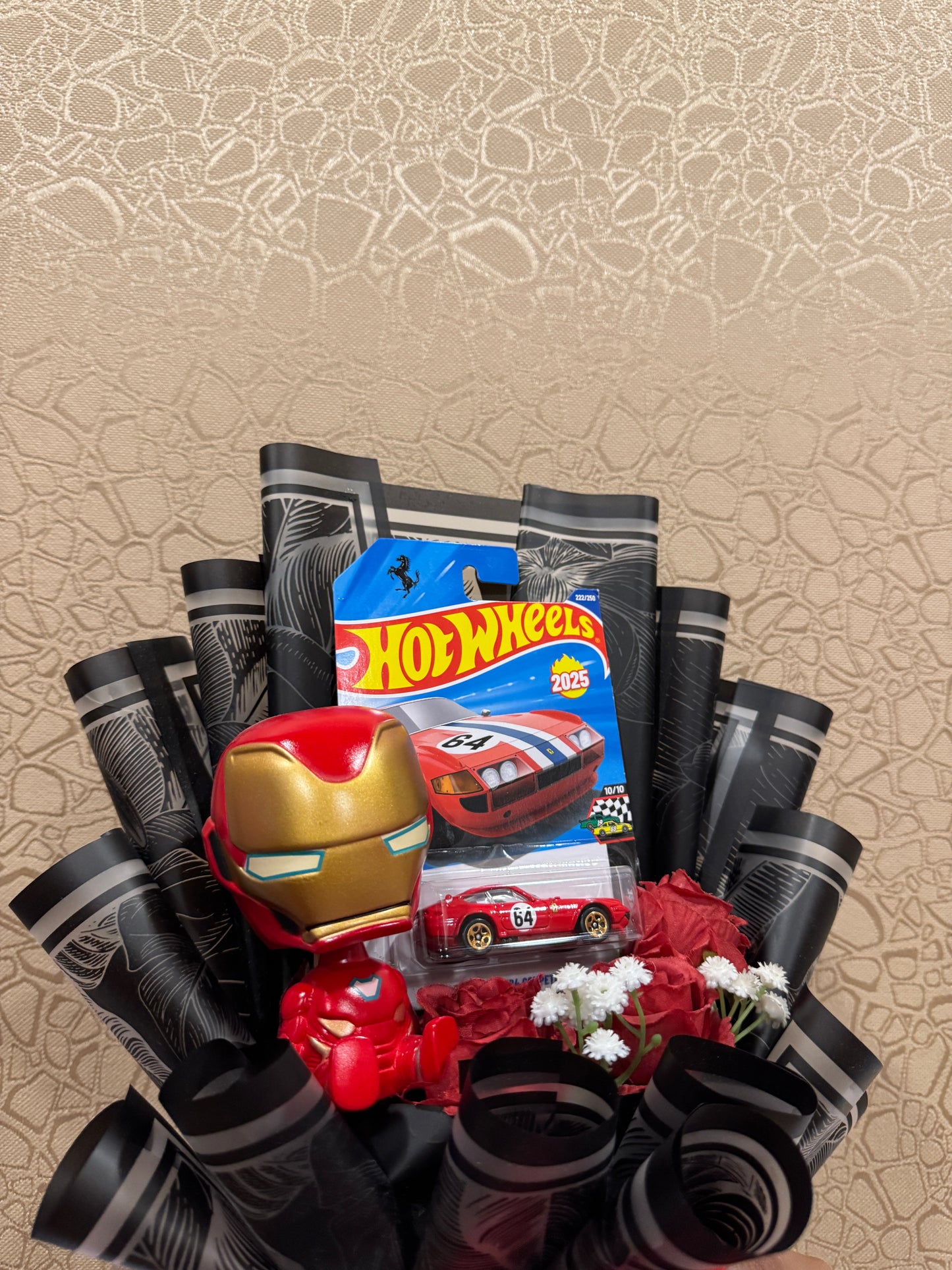 Hot Wheels Bouquet-Iron Man Ferrari 365 Power Bloom