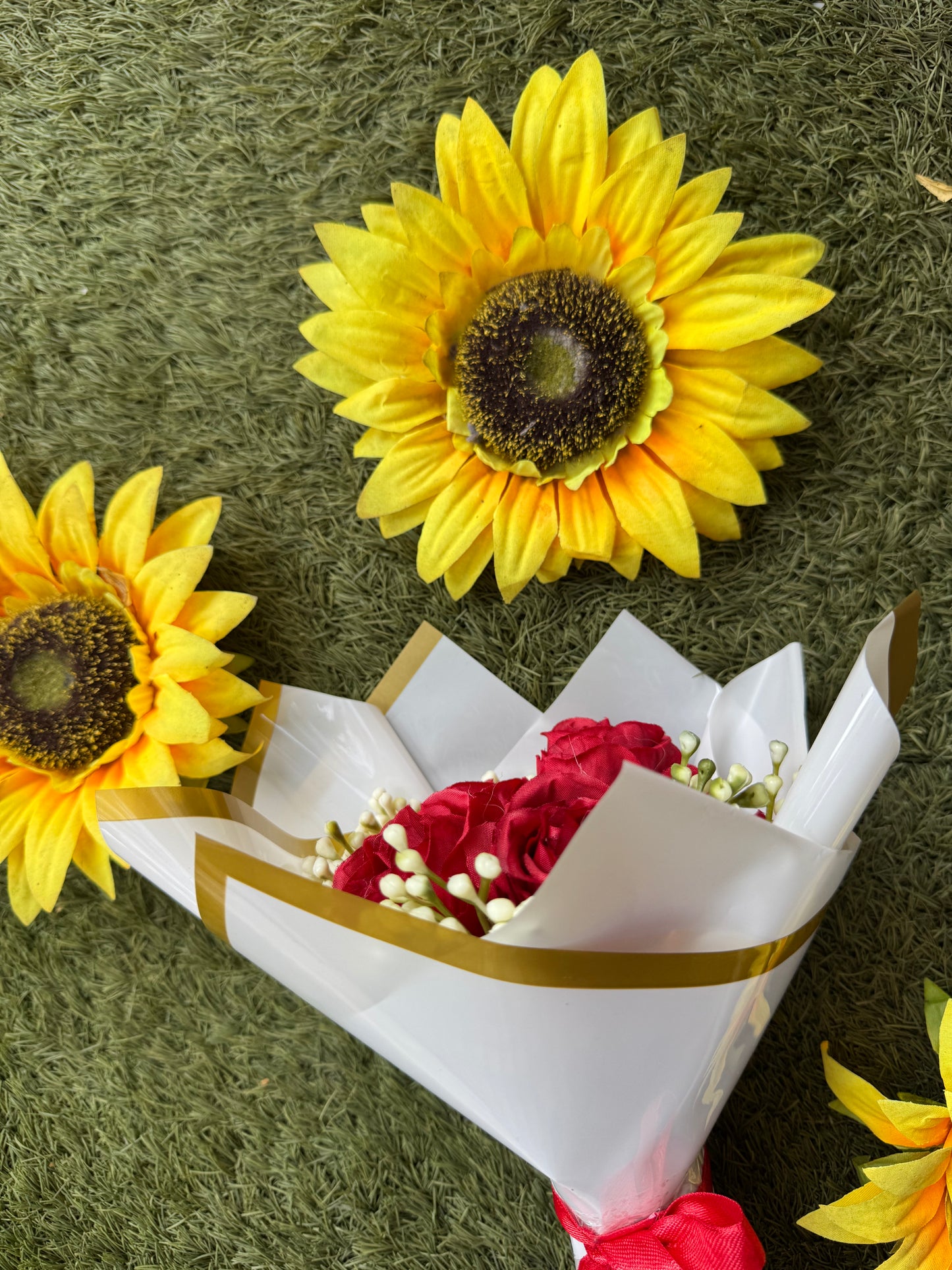 Cute Red Rose Bouquet – A Special Gesture of Love