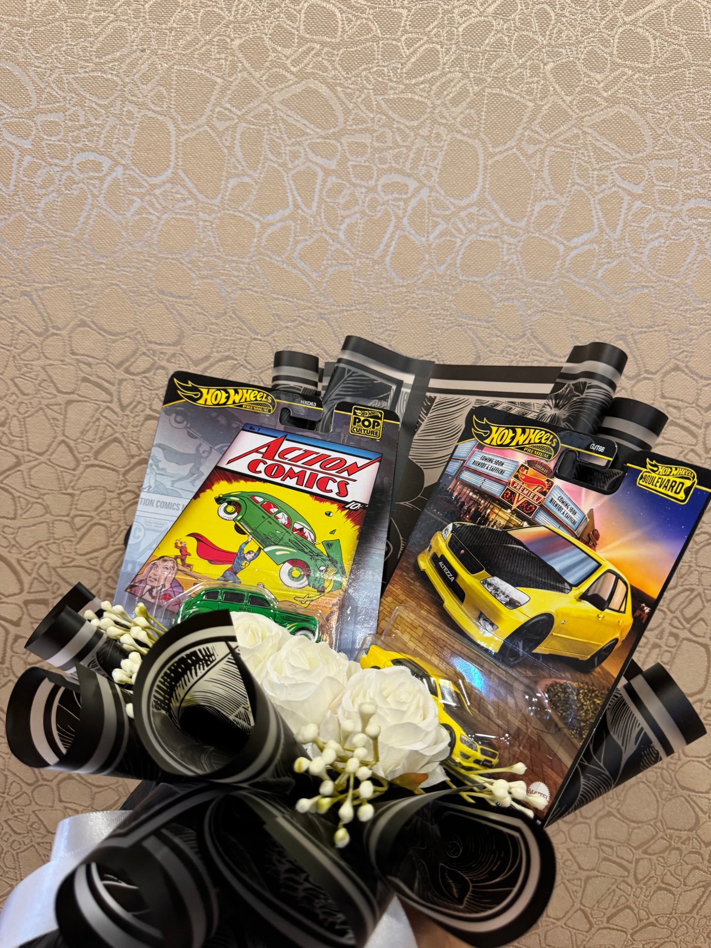 Hot Wheels Action Sedan & Toyota Altezza Bouquet – Vintage story, modern speed