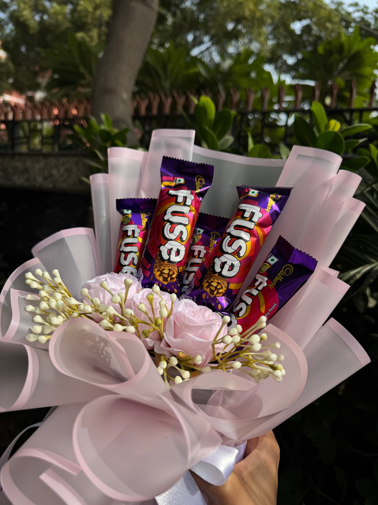 Cadbury Fuse Chocolate Bouquet – A Delicate Blend of Charm and Chocolate