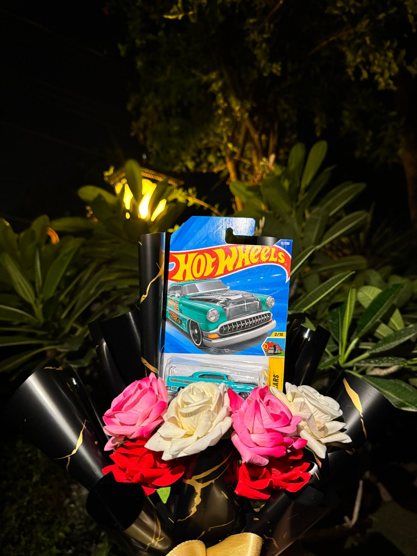 The Hot Wheels Bouquet - For Roses Lovers