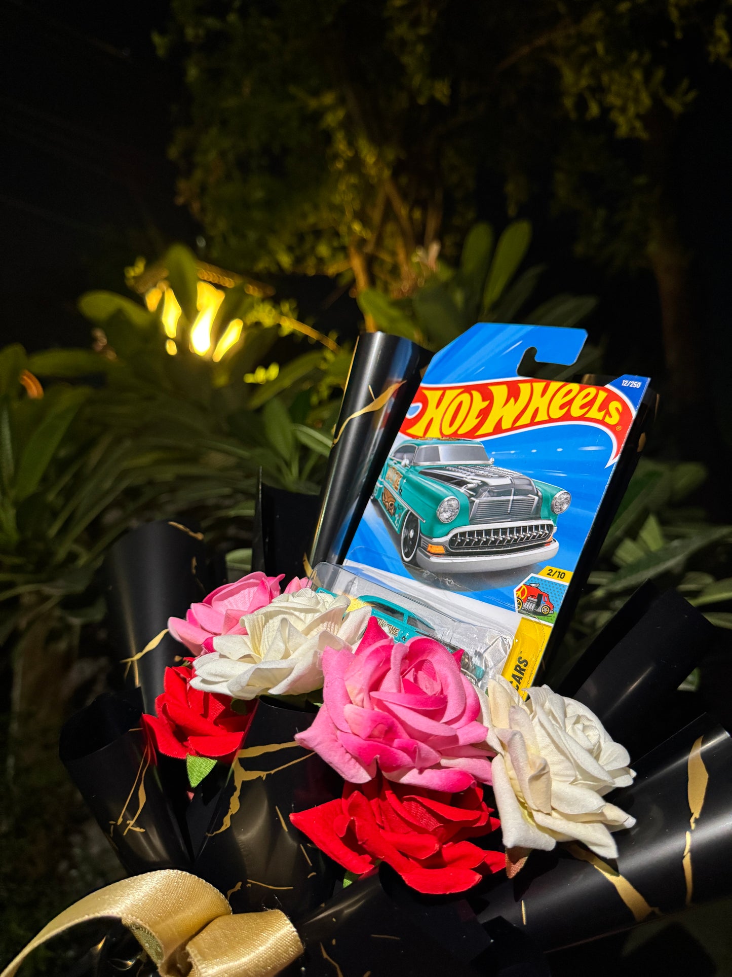 The Hot Wheels Bouquet - For Roses Lovers
