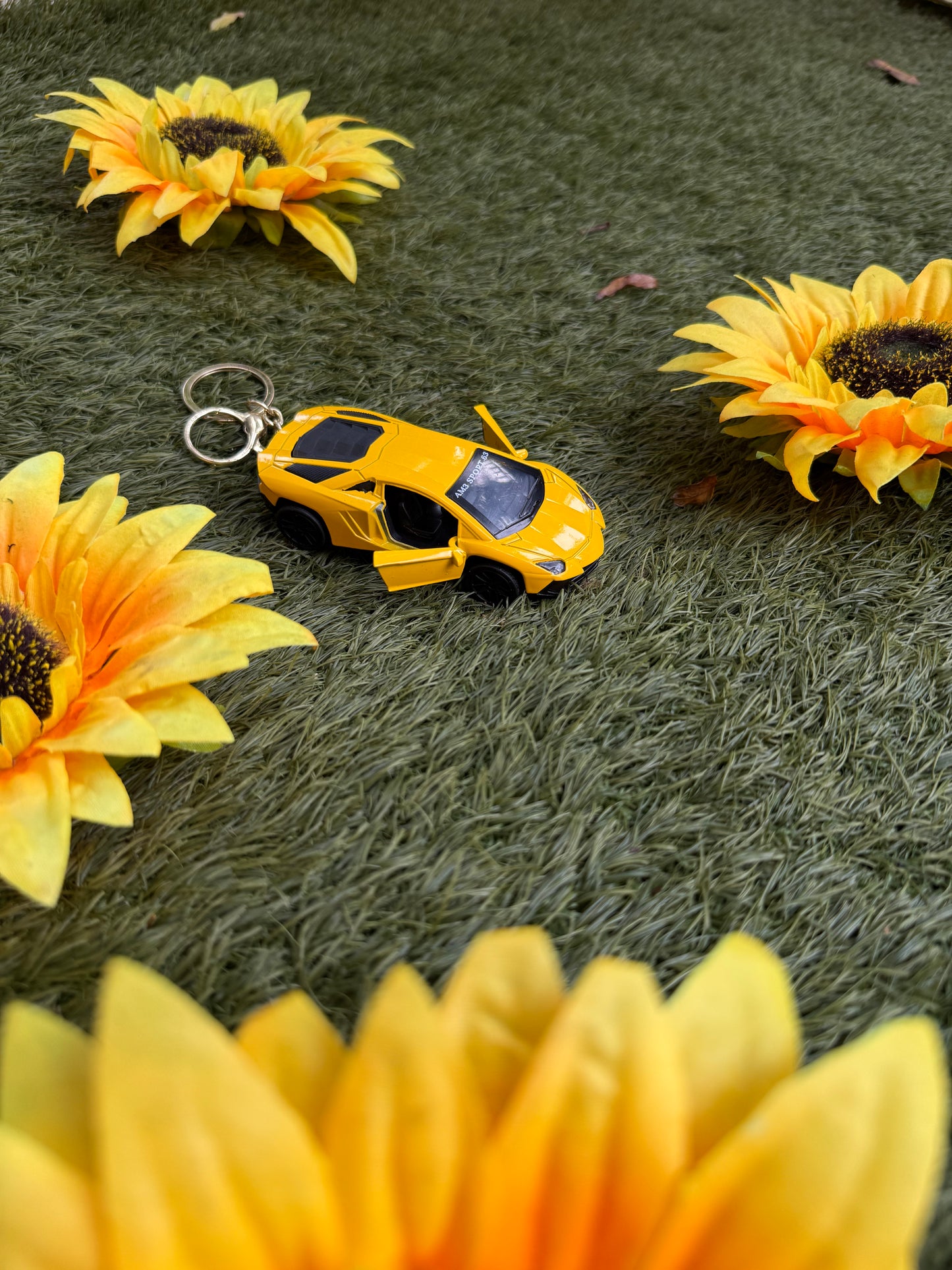 Premium Lamborghini Aventador Metal Car Keychain – Bold Design, Power & Prestige