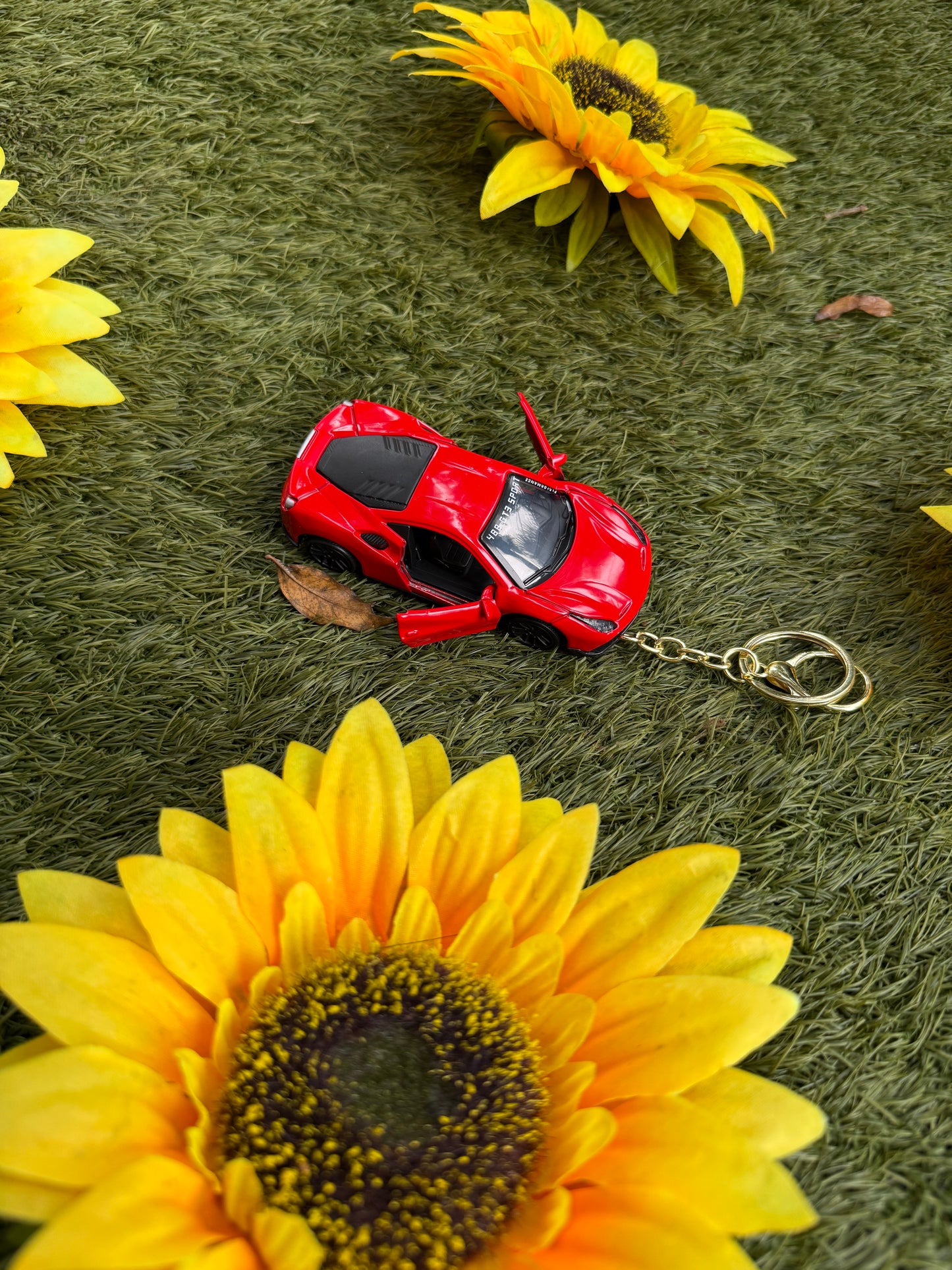 Premium Ferrari 488 Metal Car Keychain – Iconic Style, Power & Luxury