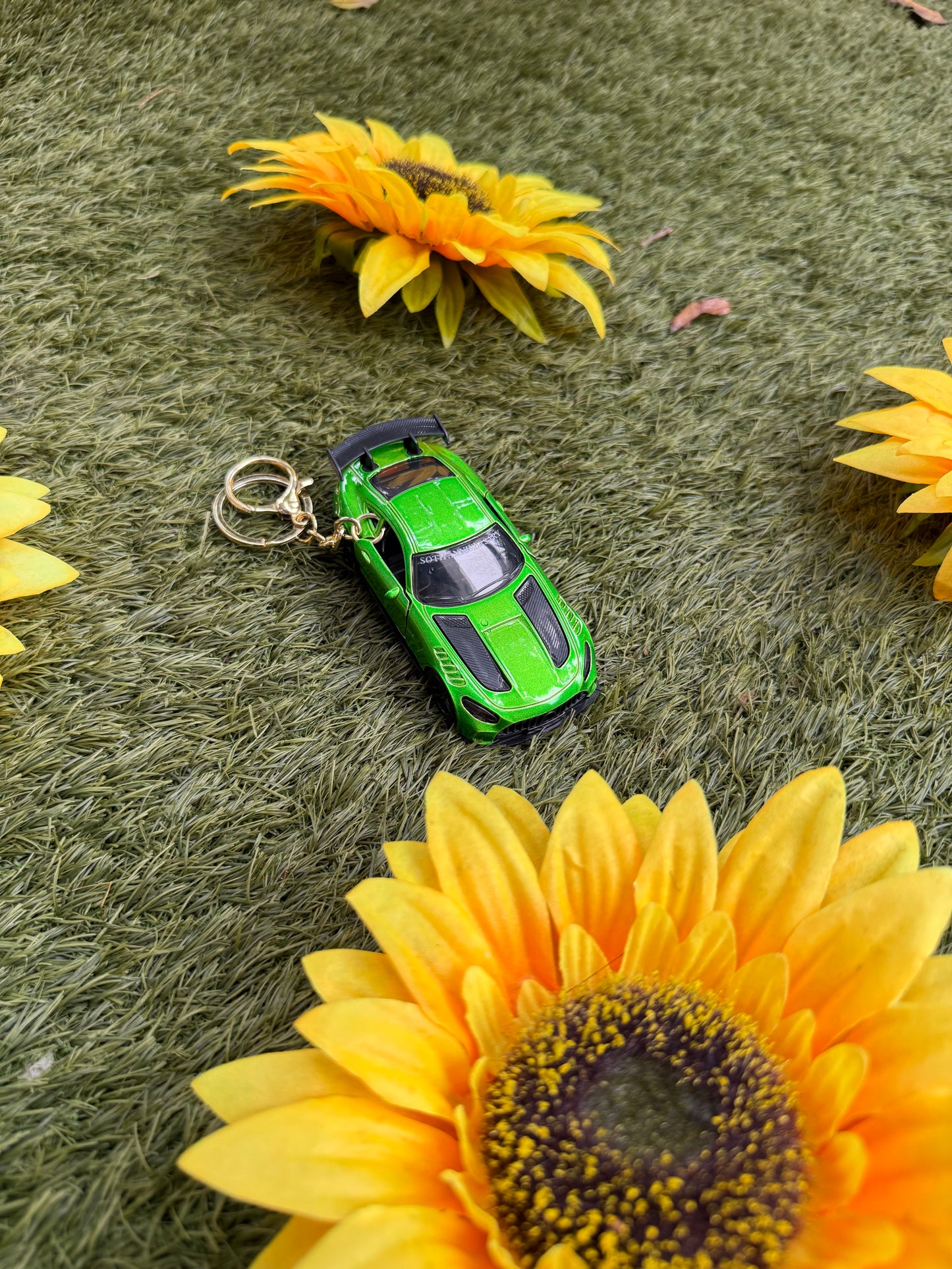 Premium Mercedes-AMG GT R Metal Car Keychain – Luxury, Power & Precision