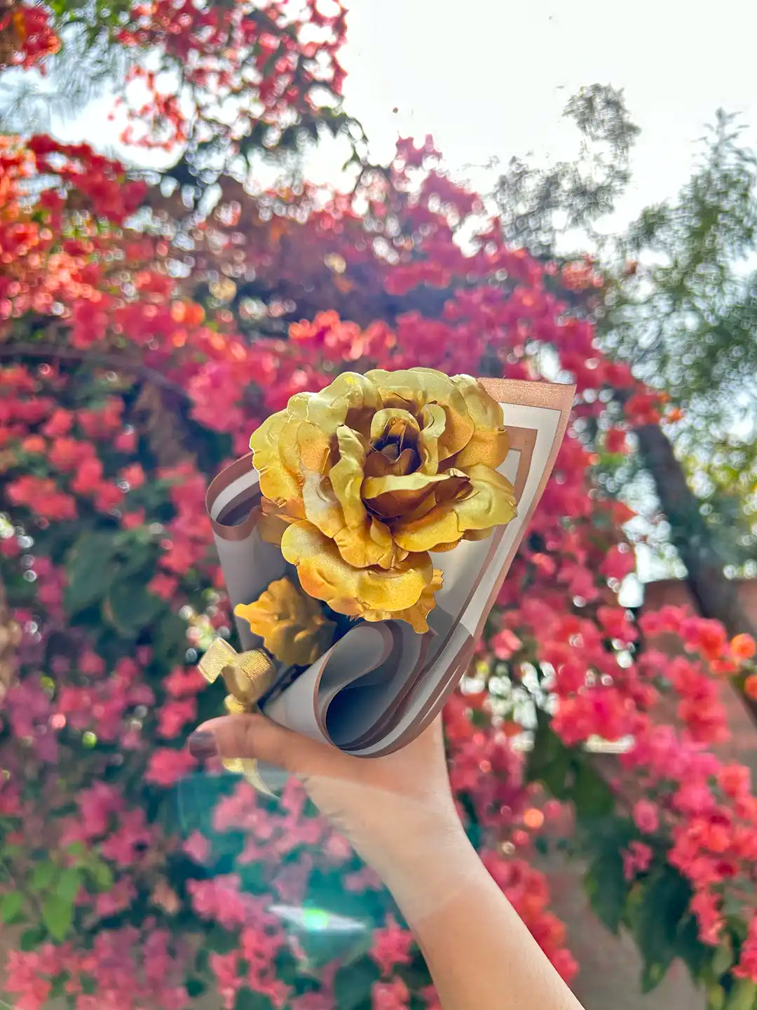 Golden Metal Single Flower Bouquet