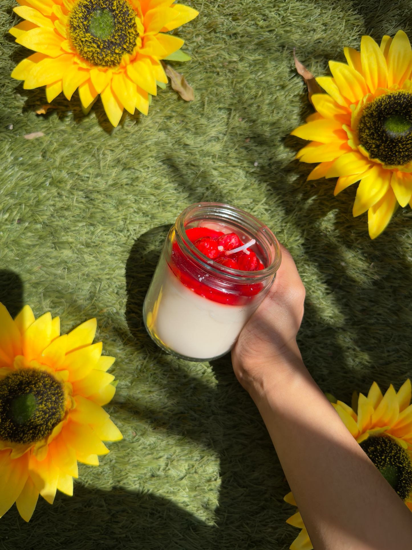 Strawberry Dessert Scented Candle – Sweet Indulgence in a Jar