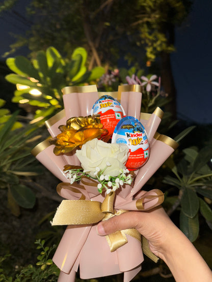 Batman Batwheels Kinder Joy Mini Bouquet – A Heroic Treat with Golden Elegance