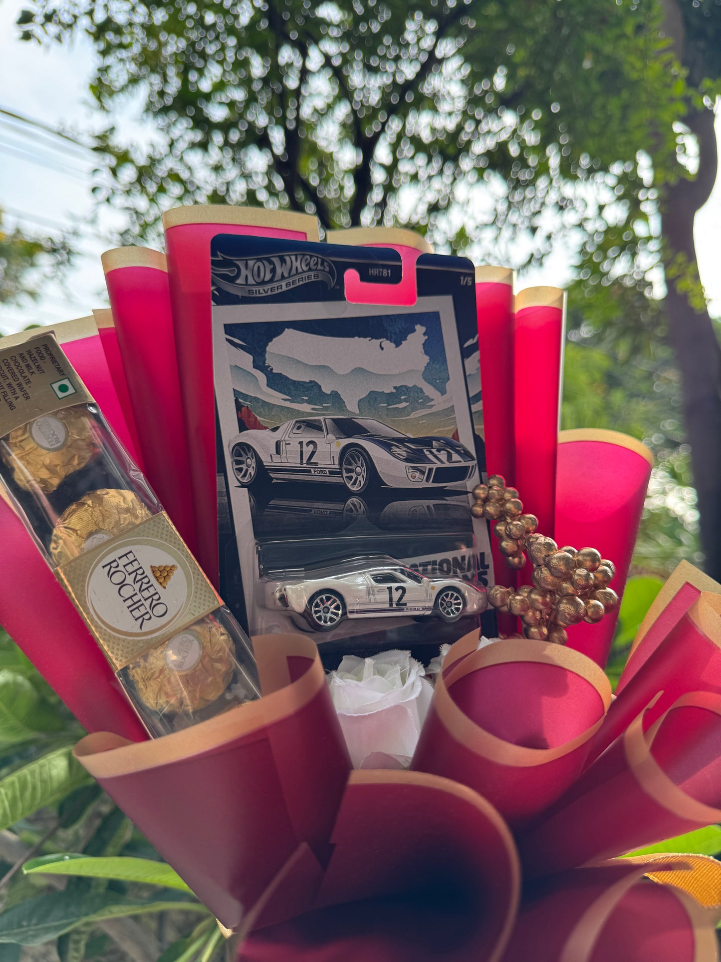Hot Wheels Bouquet-Ford GT40 Golden Bloom