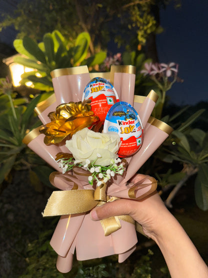Batman Batwheels Kinder Joy Mini Bouquet – A Heroic Treat with Golden Elegance